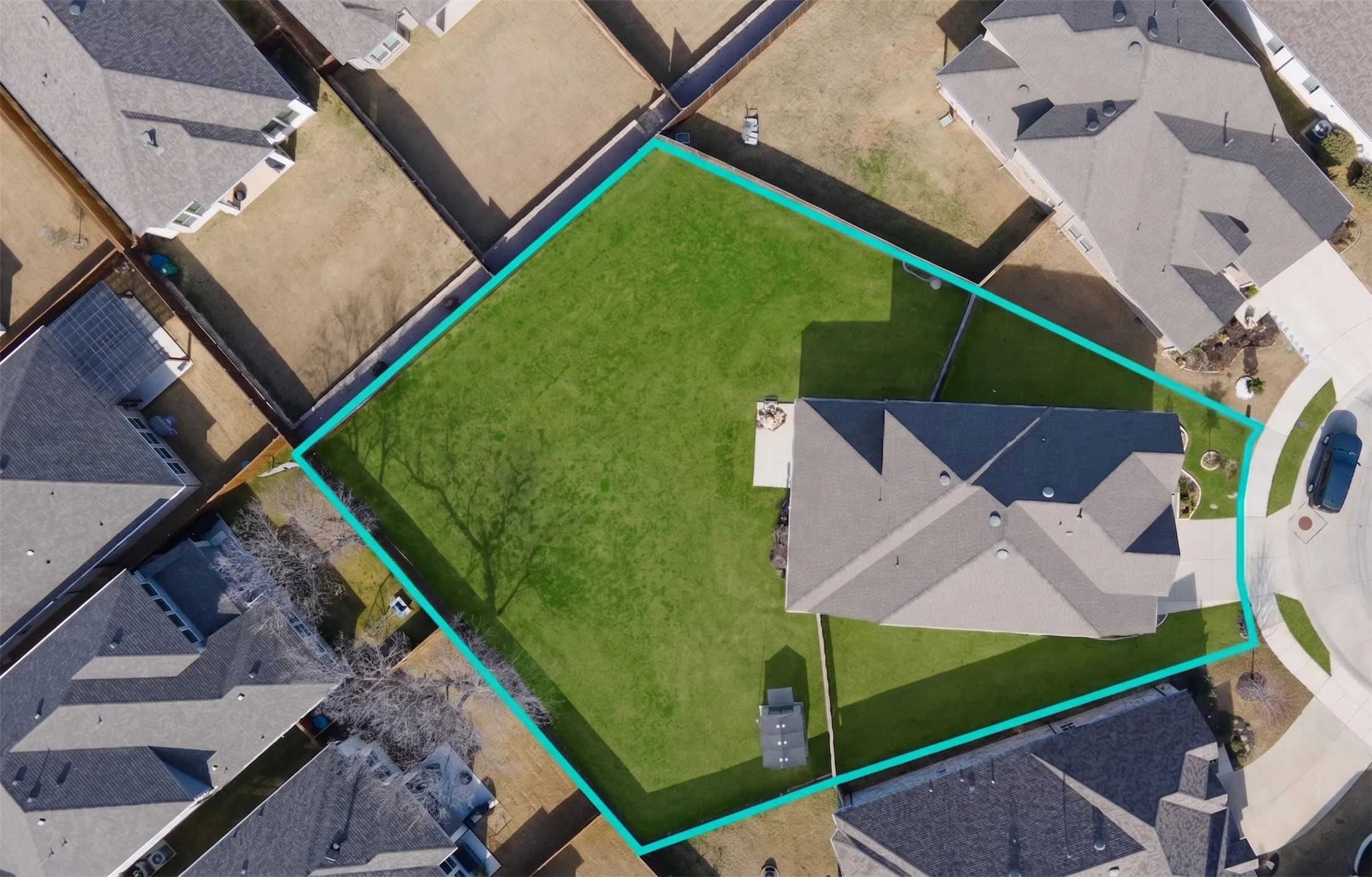 Single Family Residence For Sale in Denton County , 9401 Trailway Dr, Little Elm, Texas 75068, 4 Bedroom, 3 Bathroom, 2 Garage spaces, 3,653 Sqft, built in 2021, Preowned, mls#21189068, Real Estate Agent in Little Elm, Homes For Sale in Denton county, Homes For Sale in Little Elm, Realtor in Little Elm Texas, Real Estate Brokerage Independent Realty Texas, Luminita Cordes Realtor