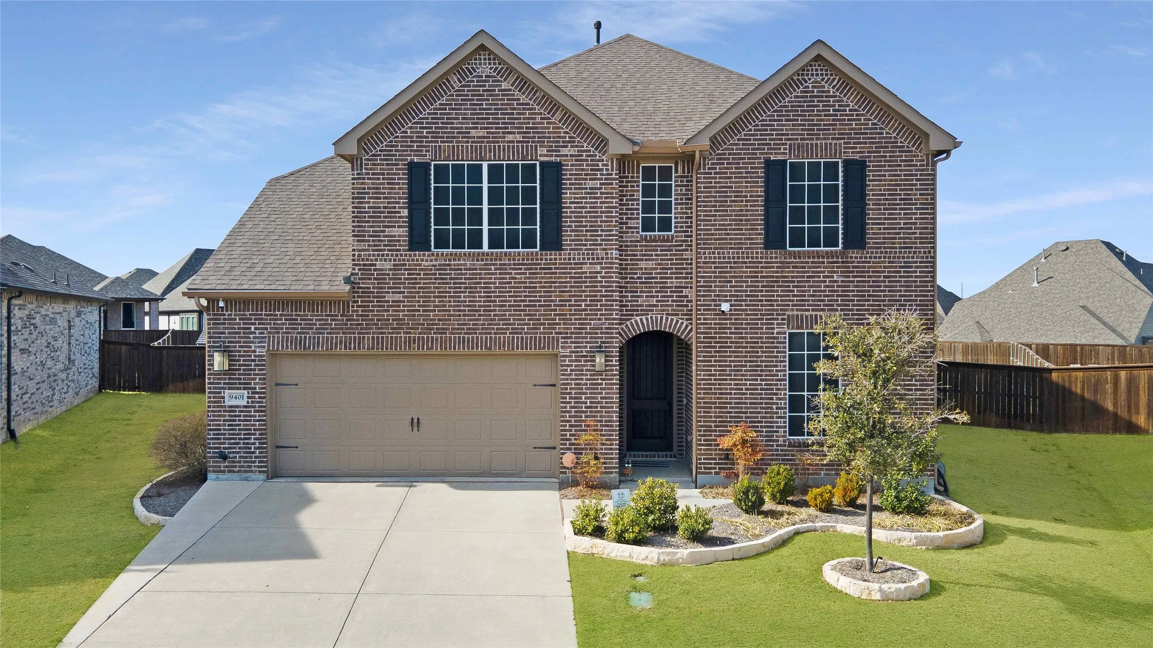 Single Family Residence For Sale in Denton County , 9401 Trailway Dr, Little Elm, Texas 75068, 4 Bedroom, 3 Bathroom, 2 Garage spaces, 3,653 Sqft, built in 2021, Preowned, mls#21189068, Real Estate Agent in Little Elm, Homes For Sale in Denton county, Homes For Sale in Little Elm, Realtor in Little Elm Texas, Real Estate Brokerage Independent Realty Texas, Luminita Cordes Realtor