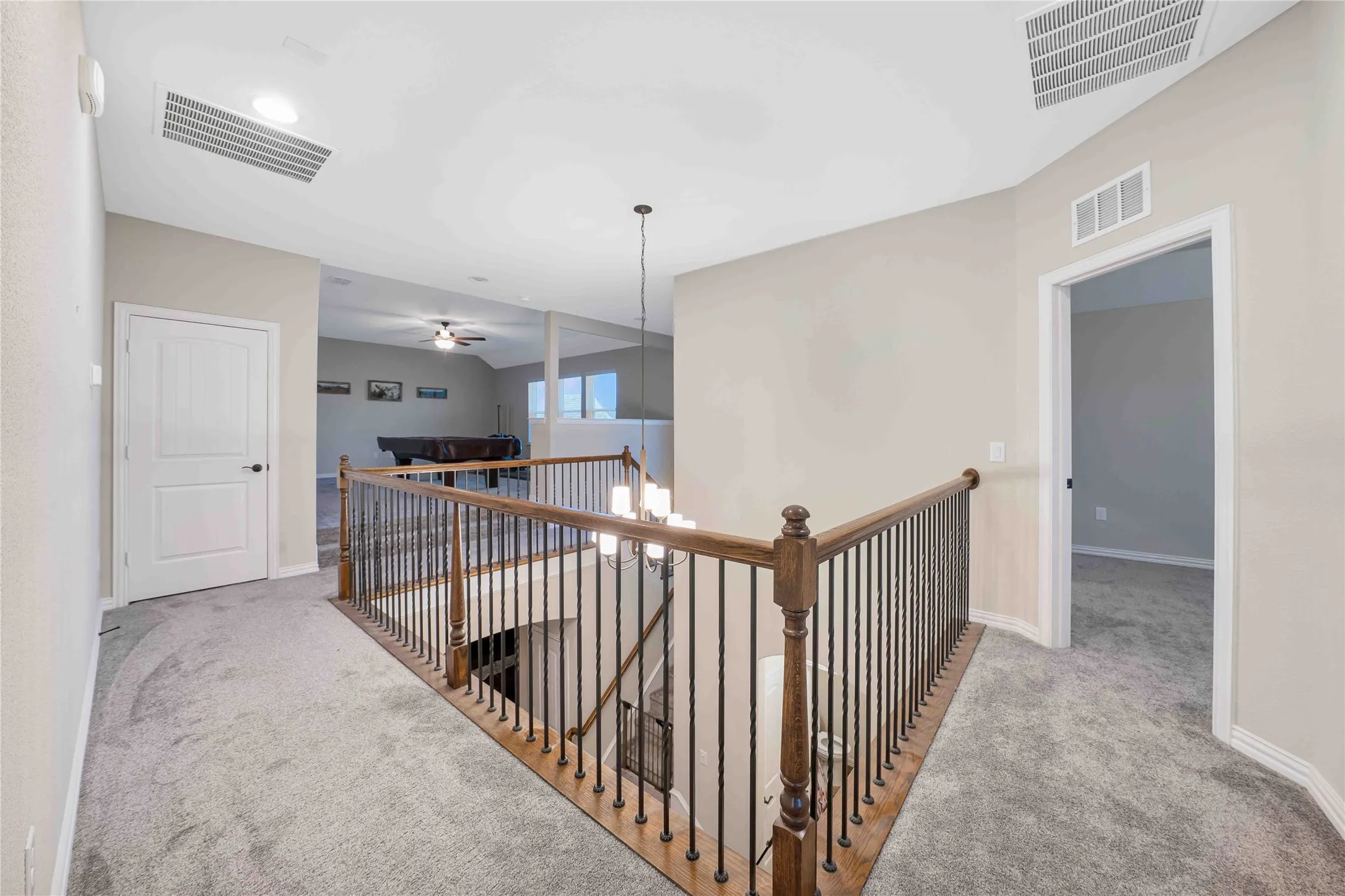 Single Family Residence For Sale in Denton County , 9401 Trailway Dr, Little Elm, Texas 75068, 4 Bedroom, 3 Bathroom, 2 Garage spaces, 3,653 Sqft, built in 2021, Preowned, mls#21189068, Real Estate Agent in Little Elm, Homes For Sale in Denton county, Homes For Sale in Little Elm, Realtor in Little Elm Texas, Real Estate Brokerage Independent Realty Texas, Luminita Cordes Realtor