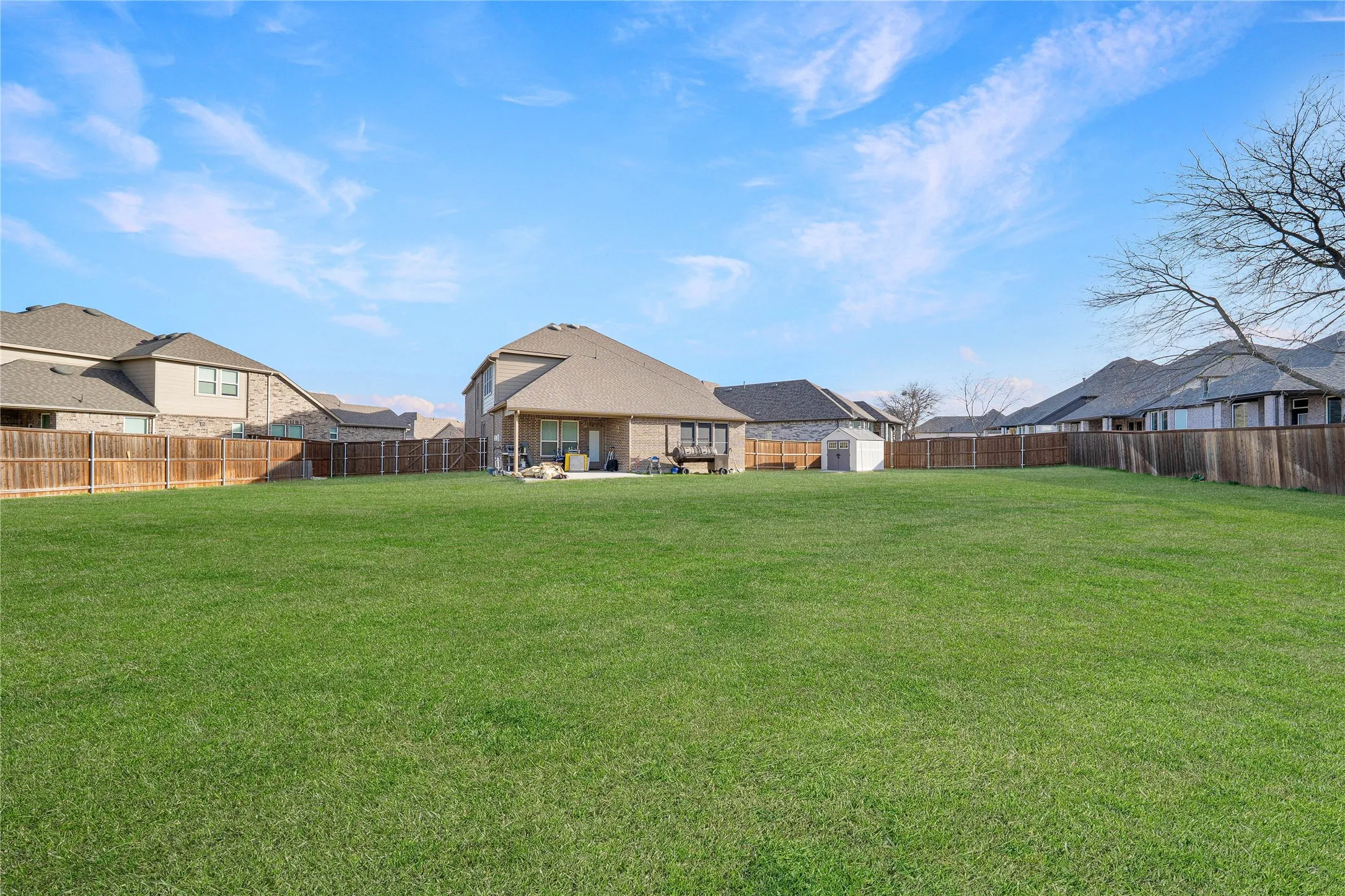 Single Family Residence For Sale in Denton County , 9401 Trailway Dr, Little Elm, Texas 75068, 4 Bedroom, 3 Bathroom, 2 Garage spaces, 3,653 Sqft, built in 2021, Preowned, mls#21189068, Real Estate Agent in Little Elm, Homes For Sale in Denton county, Homes For Sale in Little Elm, Realtor in Little Elm Texas, Real Estate Brokerage Independent Realty Texas, Luminita Cordes Realtor