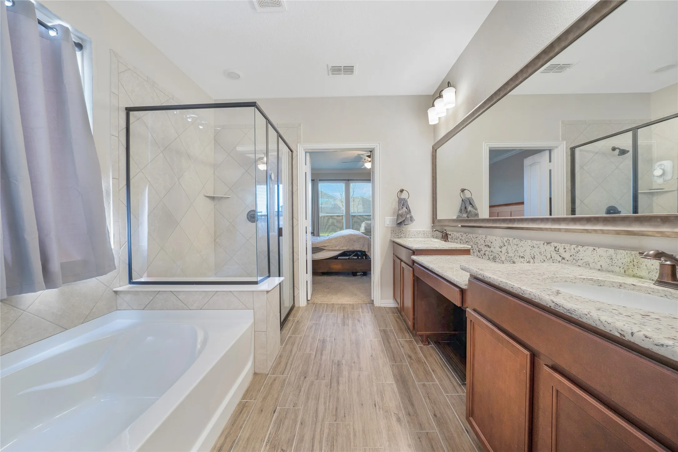 Single Family Residence For Sale in Denton County , 9401 Trailway Dr, Little Elm, Texas 75068, 4 Bedroom, 3 Bathroom, 2 Garage spaces, 3,653 Sqft, built in 2021, Preowned, mls#21189068, Real Estate Agent in Little Elm, Homes For Sale in Denton county, Homes For Sale in Little Elm, Realtor in Little Elm Texas, Real Estate Brokerage Independent Realty Texas, Luminita Cordes Realtor