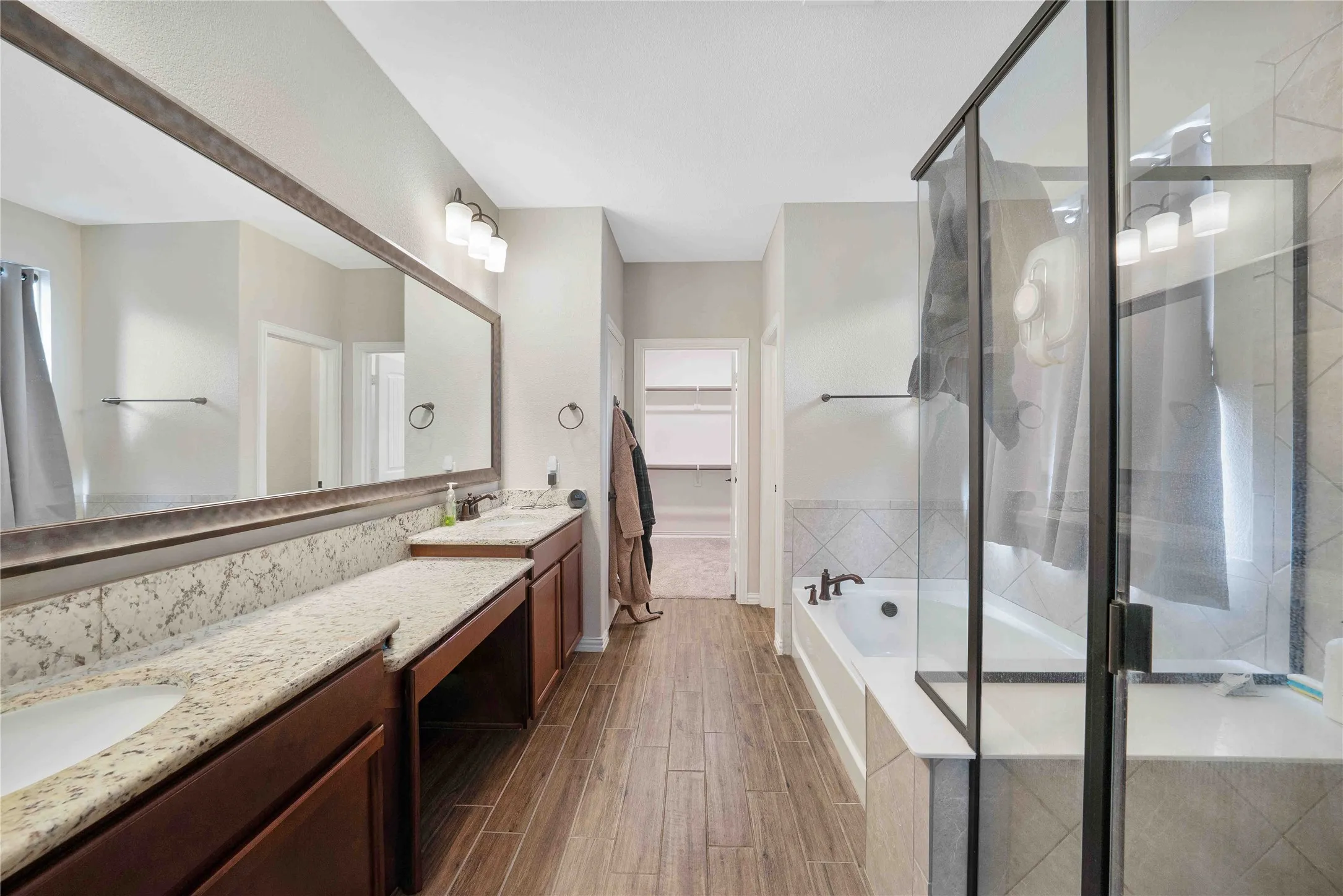 Single Family Residence For Sale in Denton County , 9401 Trailway Dr, Little Elm, Texas 75068, 4 Bedroom, 3 Bathroom, 2 Garage spaces, 3,653 Sqft, built in 2021, Preowned, mls#21189068, Real Estate Agent in Little Elm, Homes For Sale in Denton county, Homes For Sale in Little Elm, Realtor in Little Elm Texas, Real Estate Brokerage Independent Realty Texas, Luminita Cordes Realtor