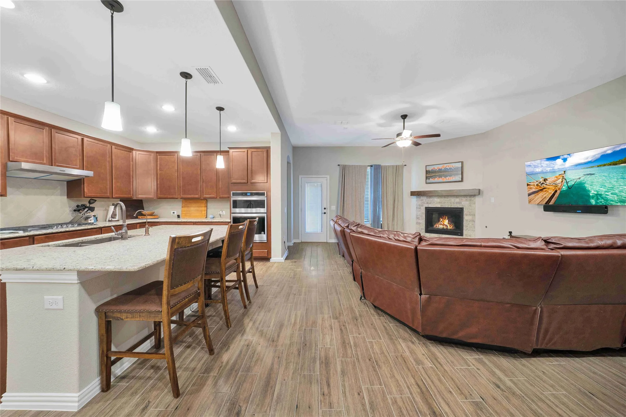 Single Family Residence For Sale in Denton County , 9401 Trailway Dr, Little Elm, Texas 75068, 4 Bedroom, 3 Bathroom, 2 Garage spaces, 3,653 Sqft, built in 2021, Preowned, mls#21189068, Real Estate Agent in Little Elm, Homes For Sale in Denton county, Homes For Sale in Little Elm, Realtor in Little Elm Texas, Real Estate Brokerage Independent Realty Texas, Luminita Cordes Realtor