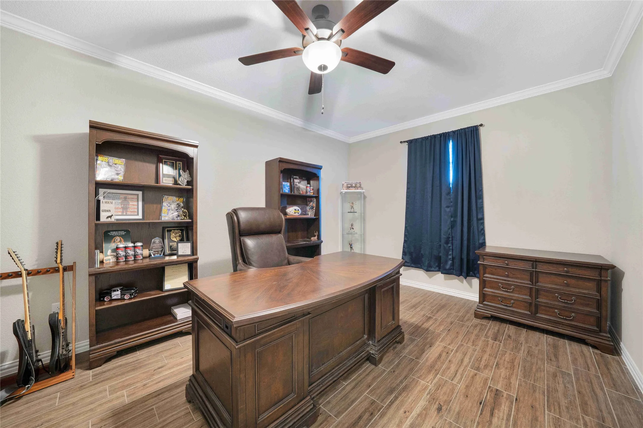 Single Family Residence For Sale in Denton County , 9401 Trailway Dr, Little Elm, Texas 75068, 4 Bedroom, 3 Bathroom, 2 Garage spaces, 3,653 Sqft, built in 2021, Preowned, mls#21189068, Real Estate Agent in Little Elm, Homes For Sale in Denton county, Homes For Sale in Little Elm, Realtor in Little Elm Texas, Real Estate Brokerage Independent Realty Texas, Luminita Cordes Realtor