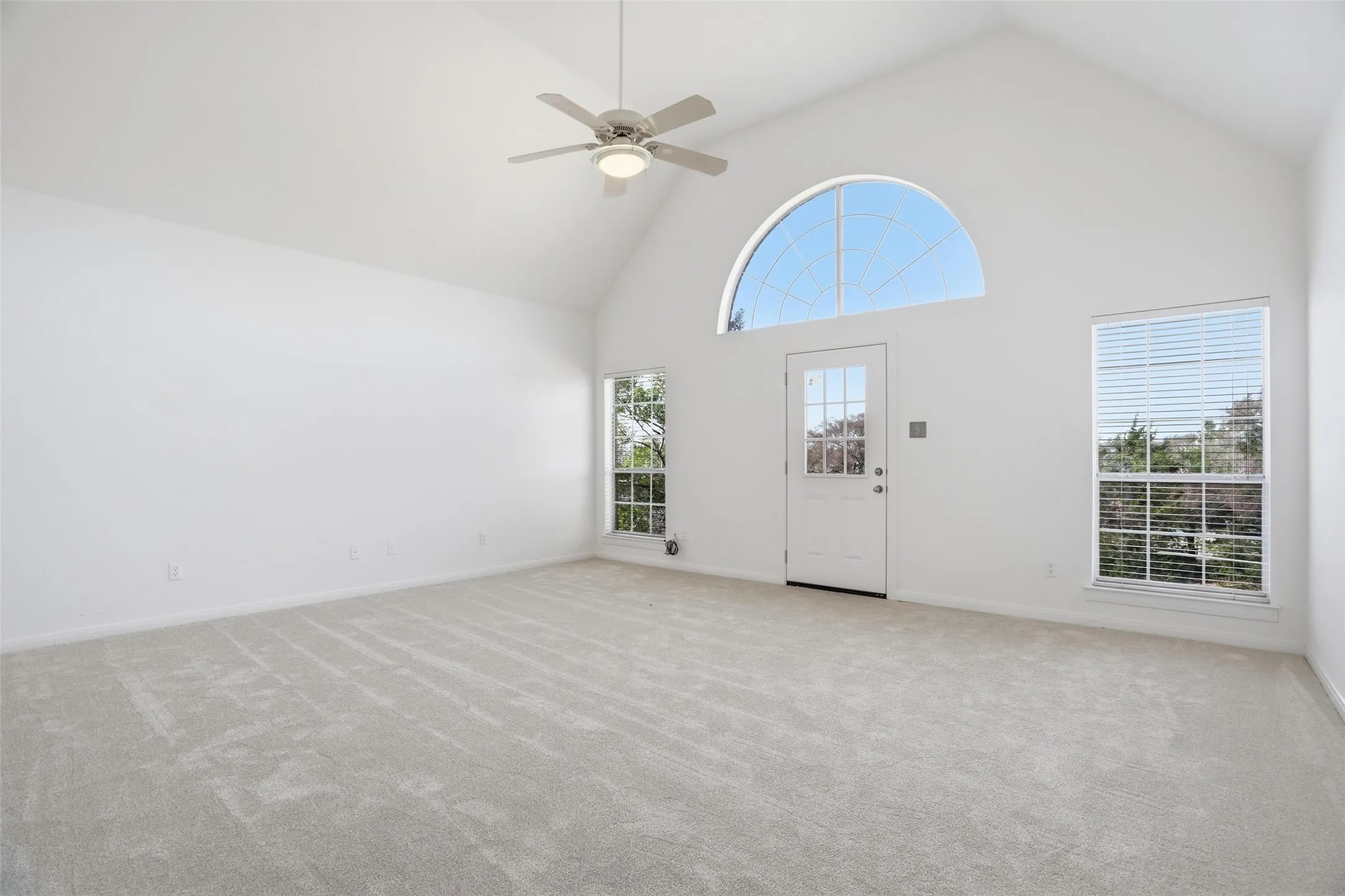 Single Family Residence For Sale in Johnson County , 2829 Bent Oaks Drive, Burleson, Texas 76028, 3 Bedroom, 3 Bathroom, 2 Garage spaces, 3,692 Sqft, built in 1995, mls#21189410, Real Estate Agent in Burleson, Homes For Sale in Johnson county, Homes For Sale in Burleson, Realtor in Burleson Texas, Real Estate Brokerage Independent Realty Texas, Luminita Cordes Realtor