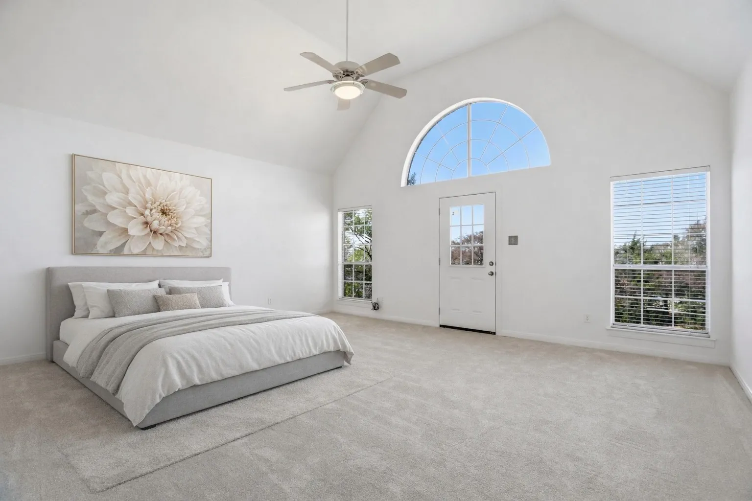 Primary suite with balcony