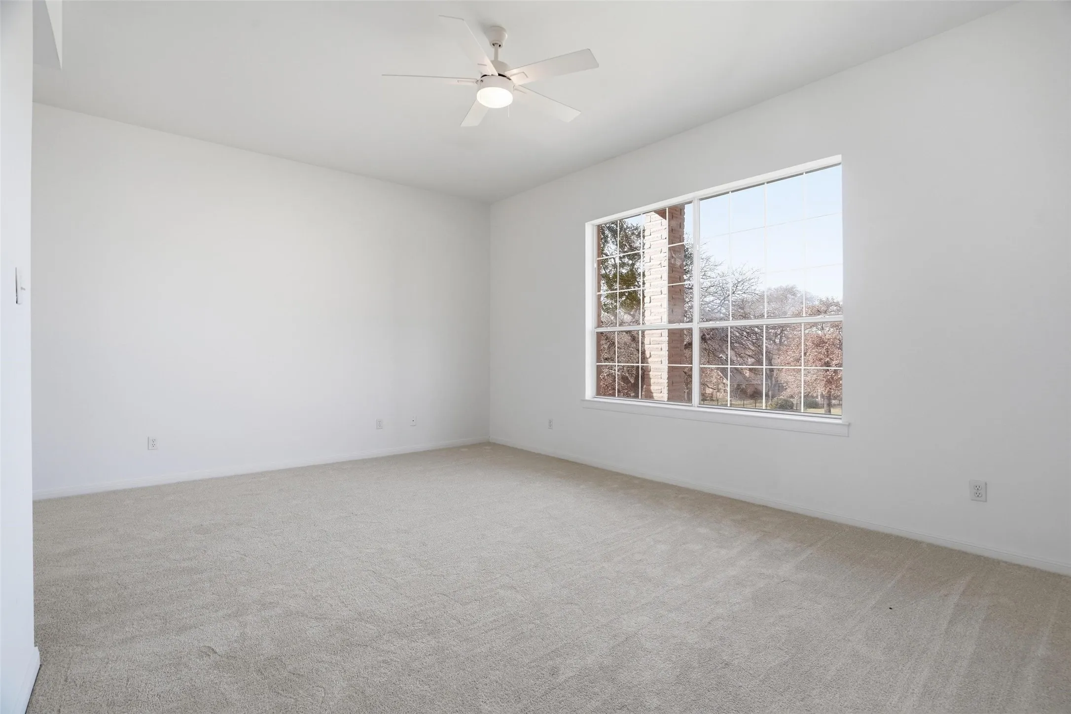 Single Family Residence For Sale in Johnson County , 2829 Bent Oaks Drive, Burleson, Texas 76028, 3 Bedroom, 3 Bathroom, 2 Garage spaces, 3,692 Sqft, built in 1995, mls#21189410, Real Estate Agent in Burleson, Homes For Sale in Johnson county, Homes For Sale in Burleson, Realtor in Burleson Texas, Real Estate Brokerage Independent Realty Texas, Luminita Cordes Realtor