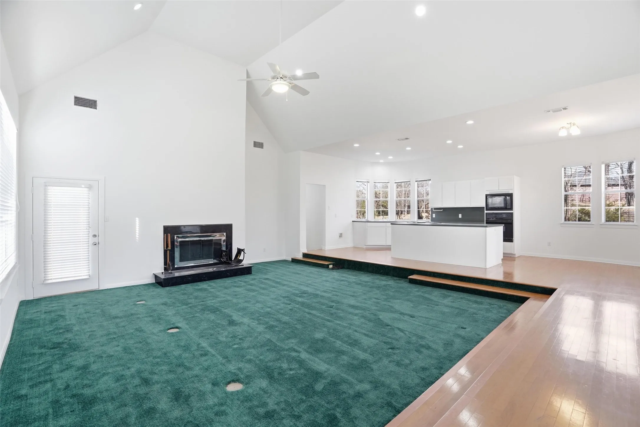 Single Family Residence For Sale in Johnson County , 2829 Bent Oaks Drive, Burleson, Texas 76028, 3 Bedroom, 3 Bathroom, 2 Garage spaces, 3,692 Sqft, built in 1995, mls#21189410, Real Estate Agent in Burleson, Homes For Sale in Johnson county, Homes For Sale in Burleson, Realtor in Burleson Texas, Real Estate Brokerage Independent Realty Texas, Luminita Cordes Realtor