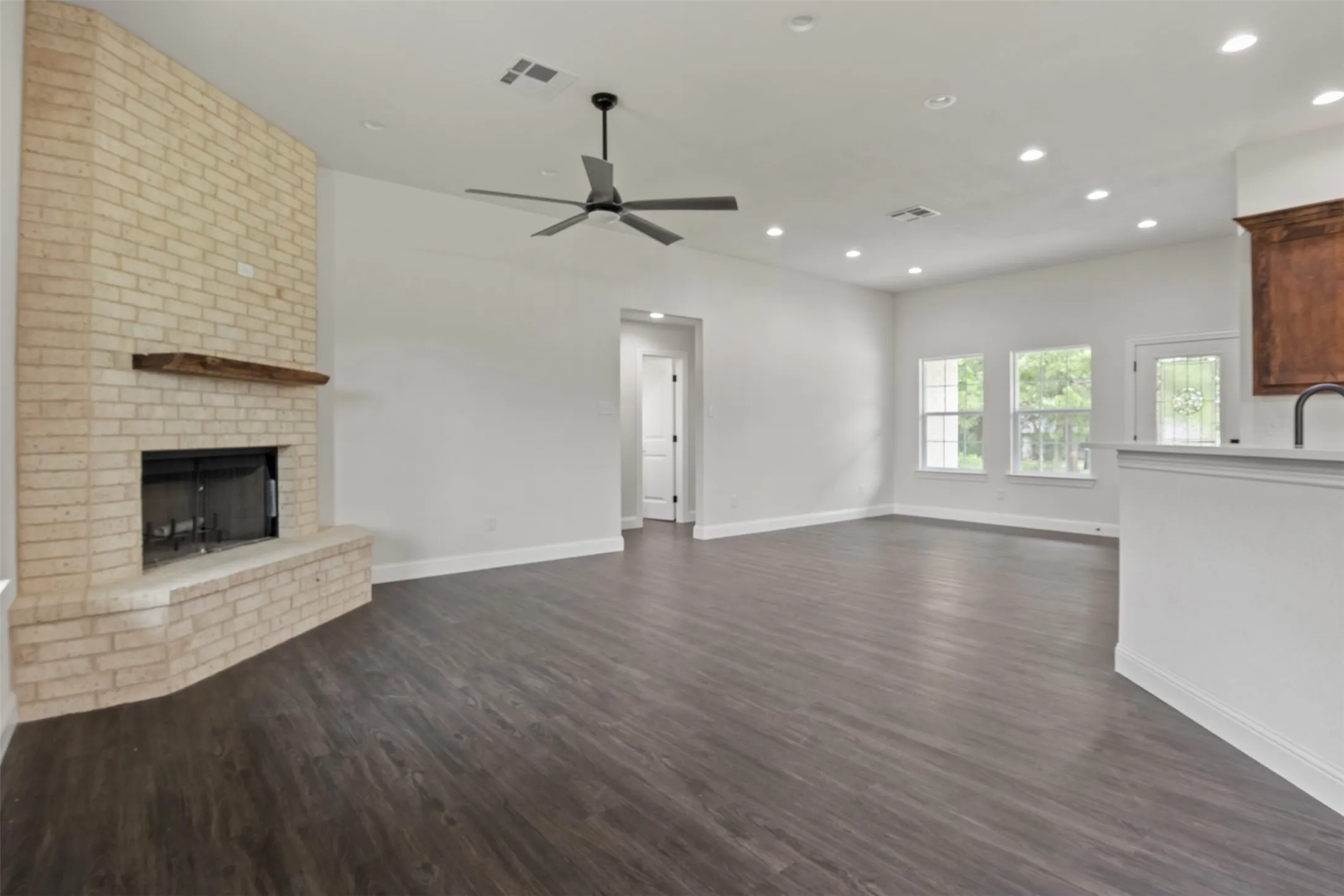 Single Family Residence For Sale in Fannin County , 905 W Cardinal Street, Ector, Texas 75439, 3 Bedroom, 2 Bathroom, 2 Garage spaces, 1,708 Sqft, built in 2026, mls#21188460, Real Estate Agent in Ector, Homes For Sale in Fannin county, Homes For Sale in Ector, Realtor in Ector Texas, Real Estate Brokerage Independent Realty Texas, Luminita Cordes Realtor