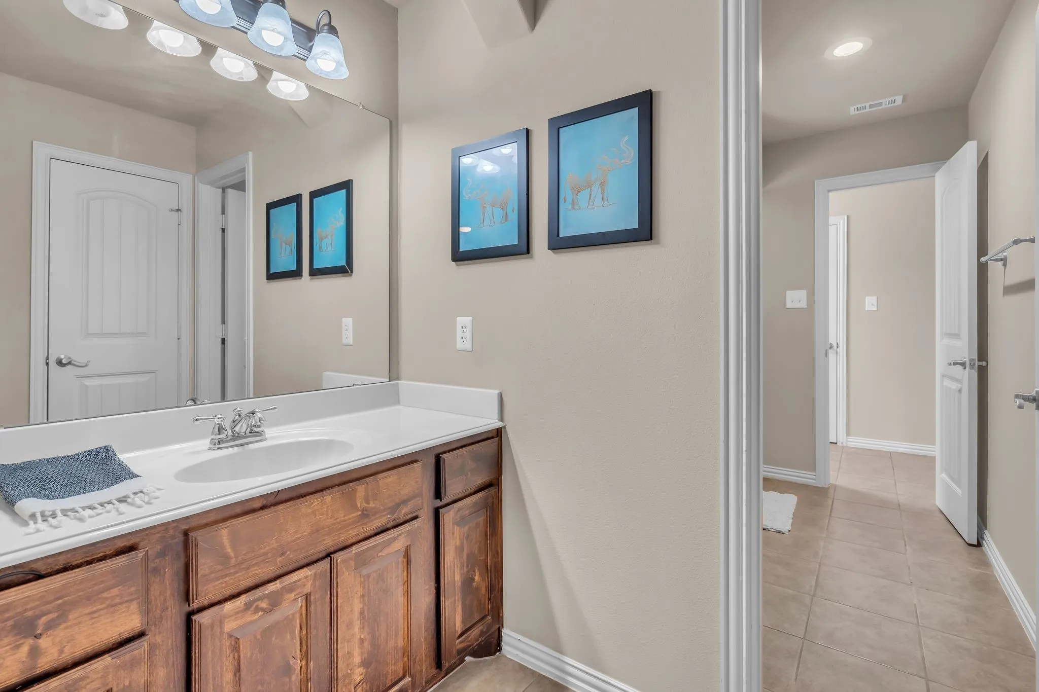 Single Family Residence For Sale in Denton County , 1244 Grant Avenue, Lantana, Texas 76226, 3 Bedroom, 4 Bathroom, 2 Garage spaces, 3,998 Sqft, built in 2007, Preowned, mls#21192418, Real Estate Agent in Lantana, Homes For Sale in Denton county, Homes For Sale in Lantana, Realtor in Lantana Texas, Real Estate Brokerage Independent Realty Texas, Luminita Cordes Realtor