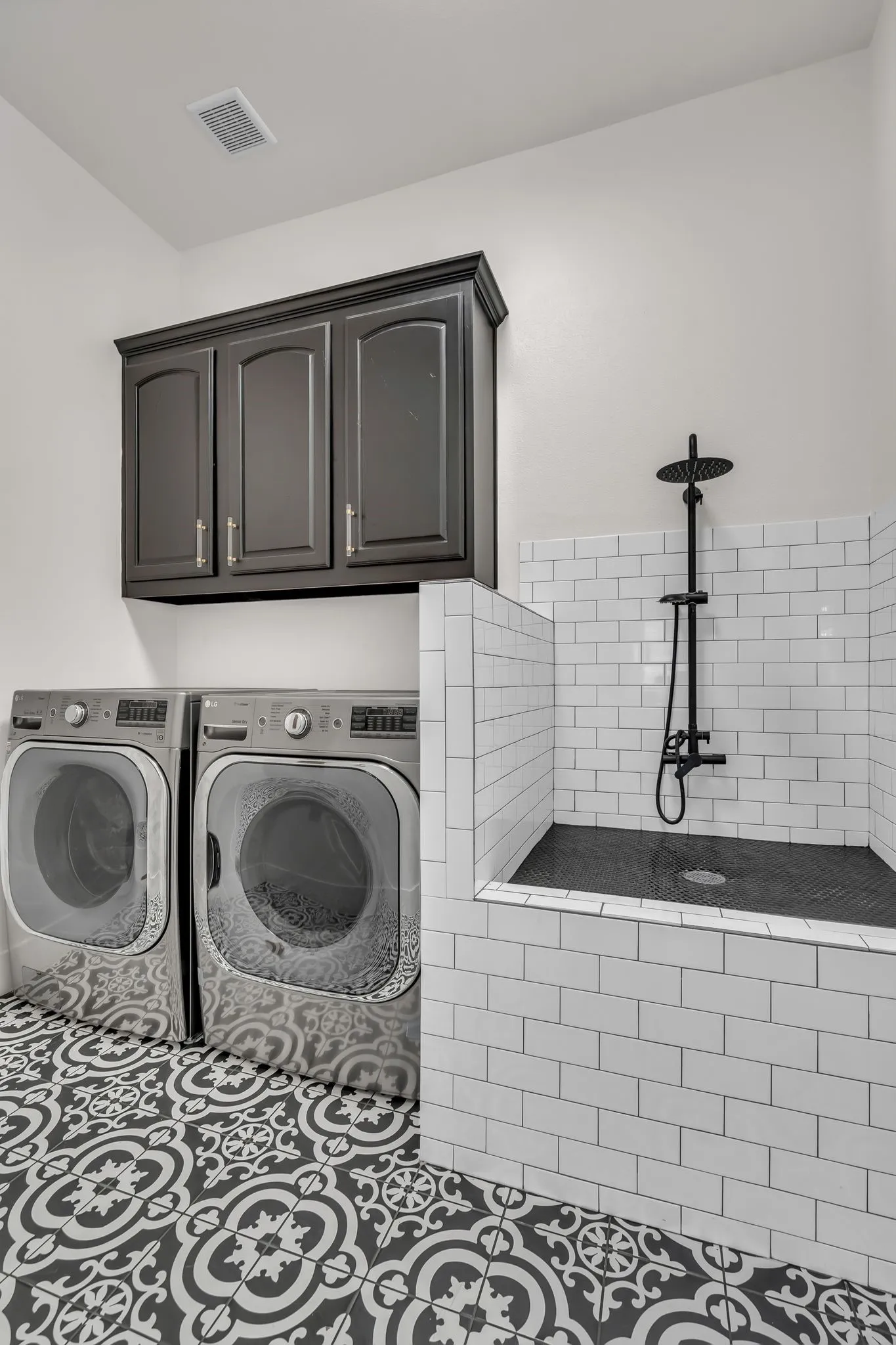 Single Family Residence For Sale in Denton County , 1244 Grant Avenue, Lantana, Texas 76226, 3 Bedroom, 4 Bathroom, 2 Garage spaces, 3,998 Sqft, built in 2007, Preowned, mls#21192418, Real Estate Agent in Lantana, Homes For Sale in Denton county, Homes For Sale in Lantana, Realtor in Lantana Texas, Real Estate Brokerage Independent Realty Texas, Luminita Cordes Realtor