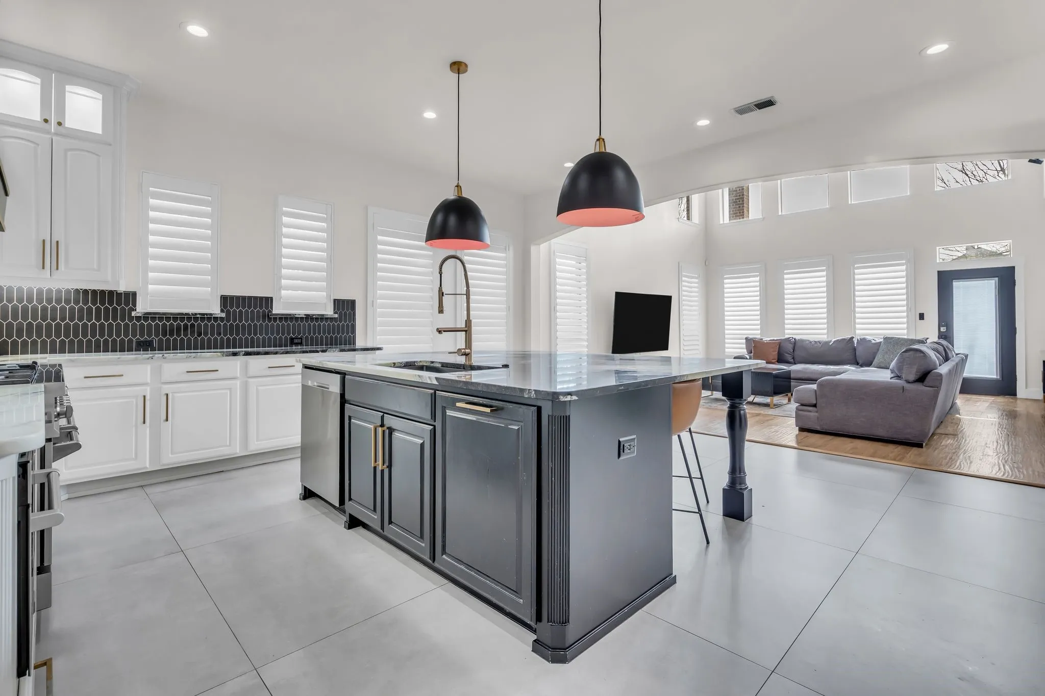 Single Family Residence For Sale in Denton County , 1244 Grant Avenue, Lantana, Texas 76226, 3 Bedroom, 4 Bathroom, 2 Garage spaces, 3,998 Sqft, built in 2007, Preowned, mls#21192418, Real Estate Agent in Lantana, Homes For Sale in Denton county, Homes For Sale in Lantana, Realtor in Lantana Texas, Real Estate Brokerage Independent Realty Texas, Luminita Cordes Realtor