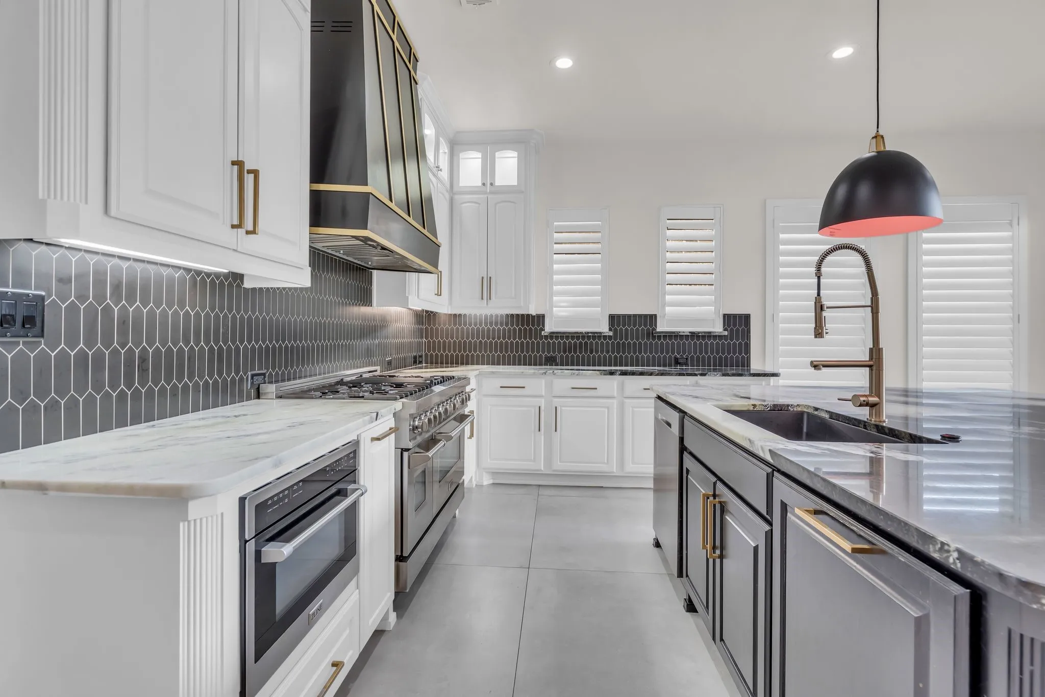 Single Family Residence For Sale in Denton County , 1244 Grant Avenue, Lantana, Texas 76226, 3 Bedroom, 4 Bathroom, 2 Garage spaces, 3,998 Sqft, built in 2007, Preowned, mls#21192418, Real Estate Agent in Lantana, Homes For Sale in Denton county, Homes For Sale in Lantana, Realtor in Lantana Texas, Real Estate Brokerage Independent Realty Texas, Luminita Cordes Realtor