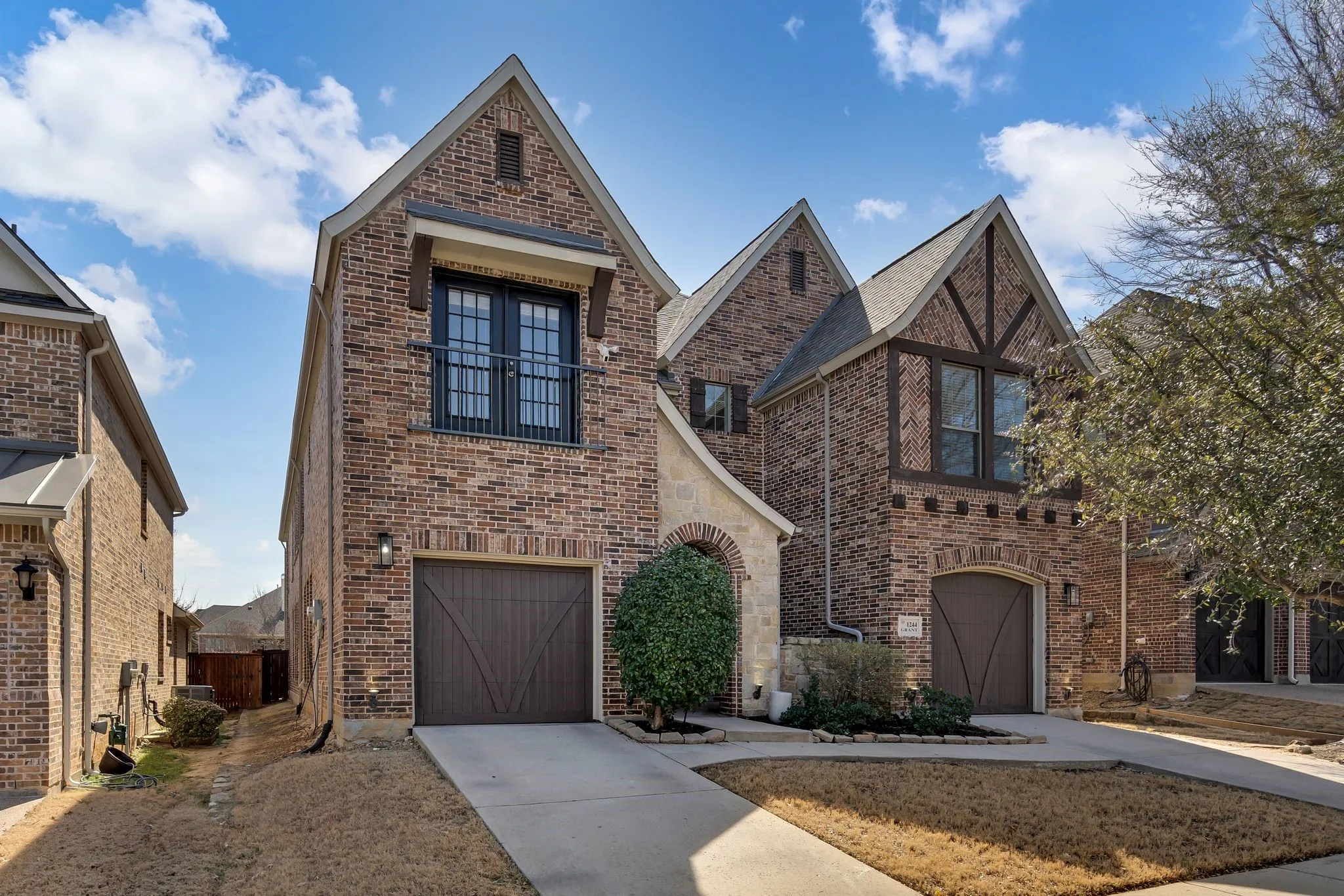Single Family Residence For Sale in Denton County , 1244 Grant Avenue, Lantana, Texas 76226, 3 Bedroom, 4 Bathroom, 2 Garage spaces, 3,998 Sqft, built in 2007, Preowned, mls#21192418, Real Estate Agent in Lantana, Homes For Sale in Denton county, Homes For Sale in Lantana, Realtor in Lantana Texas, Real Estate Brokerage Independent Realty Texas, Luminita Cordes Realtor