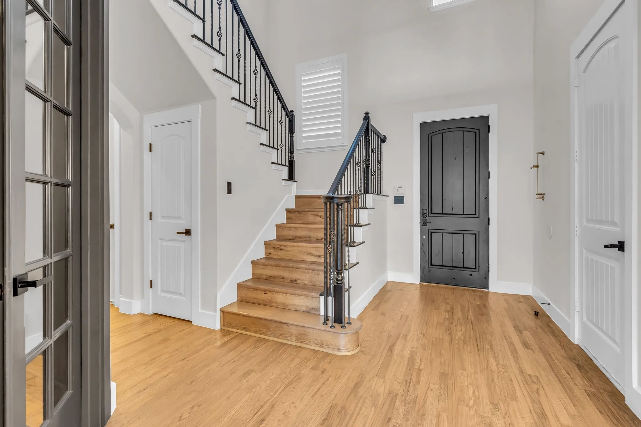 Single Family Residence For Sale in Denton County , 1244 Grant Avenue, Lantana, Texas 76226, 3 Bedroom, 4 Bathroom, 2 Garage spaces, 3,998 Sqft, built in 2007, Preowned, mls#21192418, Real Estate Agent in Lantana, Homes For Sale in Denton county, Homes For Sale in Lantana, Realtor in Lantana Texas, Real Estate Brokerage Independent Realty Texas, Luminita Cordes Realtor