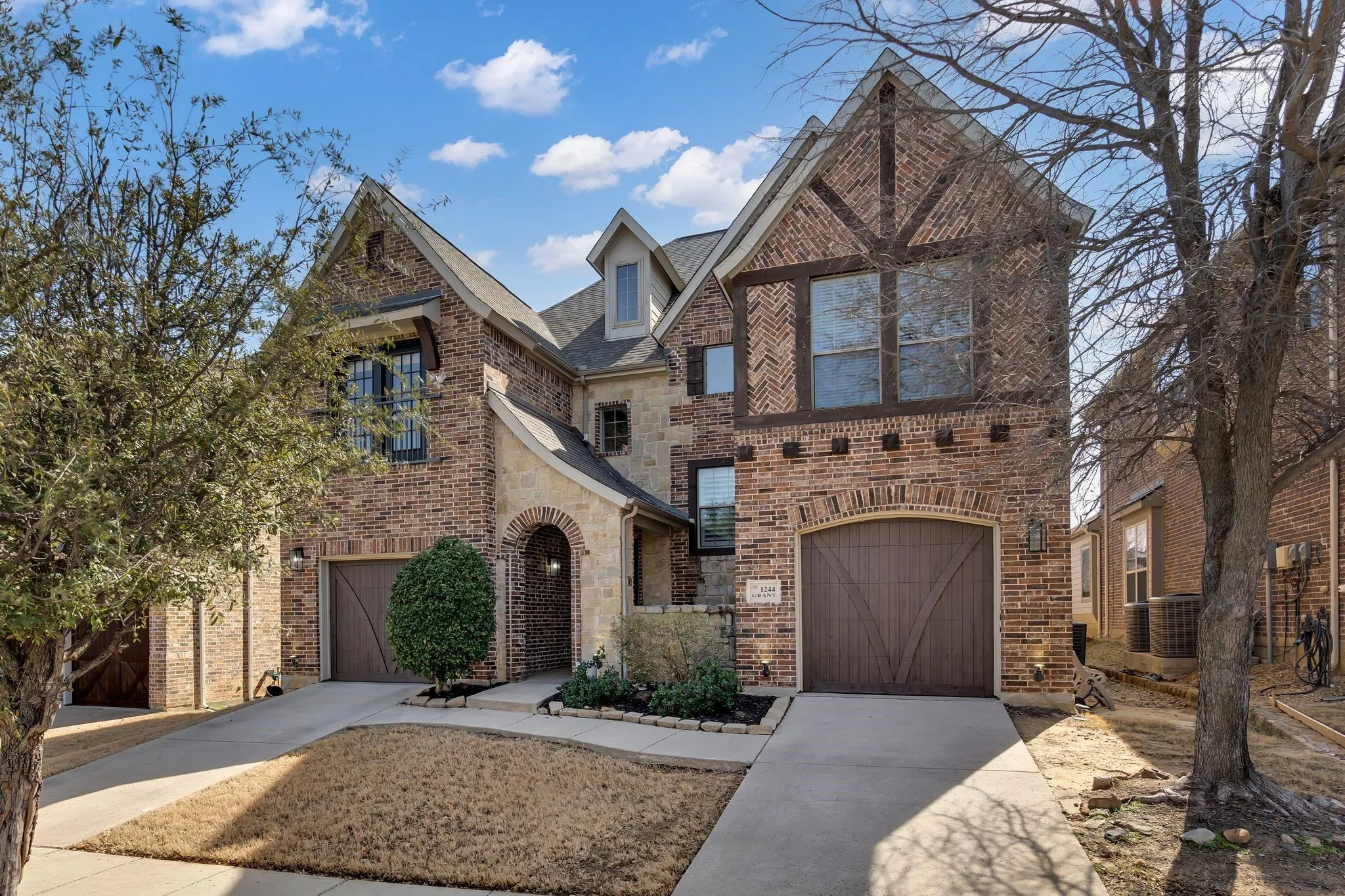 Single Family Residence For Sale in Denton County , 1244 Grant Avenue, Lantana, Texas 76226, 3 Bedroom, 4 Bathroom, 2 Garage spaces, 3,998 Sqft, built in 2007, Preowned, mls#21192418, Real Estate Agent in Lantana, Homes For Sale in Denton county, Homes For Sale in Lantana, Realtor in Lantana Texas, Real Estate Brokerage Independent Realty Texas, Luminita Cordes Realtor