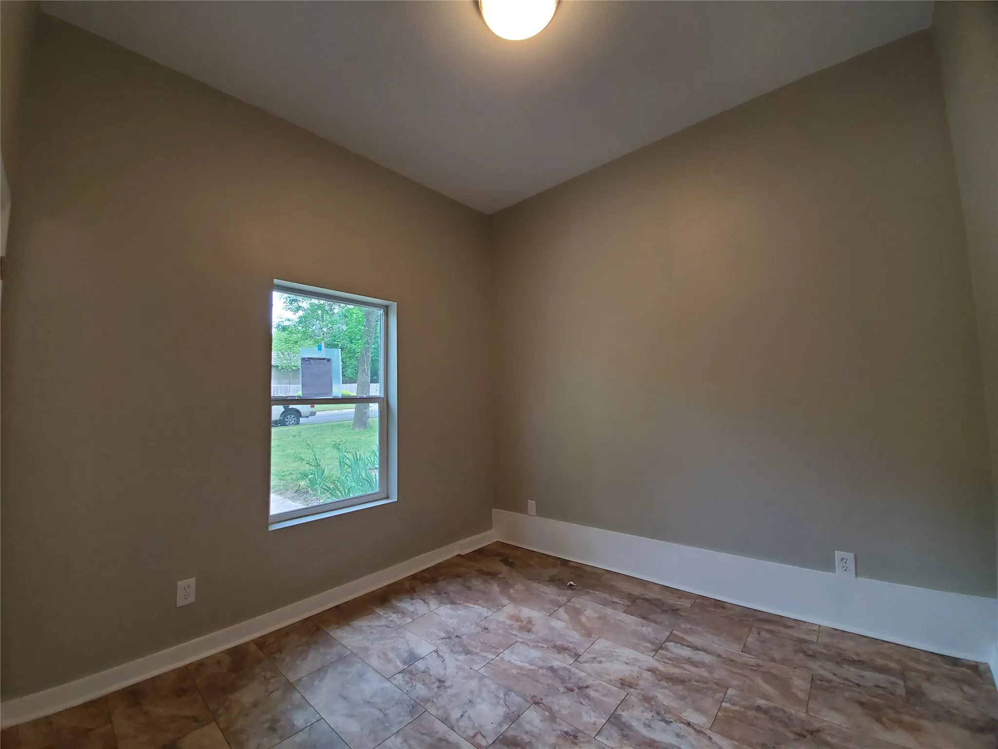 Single Family Residence For Rent in Denton County , 2115 Glenwood Lane 100, Denton, Texas 76209, 2 Bedroom, 1 Bathroom, Garage spaces, 702 Sqft, built in 1969, New Construction - Complete, mls#21193084, Real Estate Agent in Denton, Homes For Rent in Denton county, Homes For Rent in Denton, Realtor in Denton Texas, Real Estate Brokerage Independent Realty Texas, Luminita Cordes Realtor