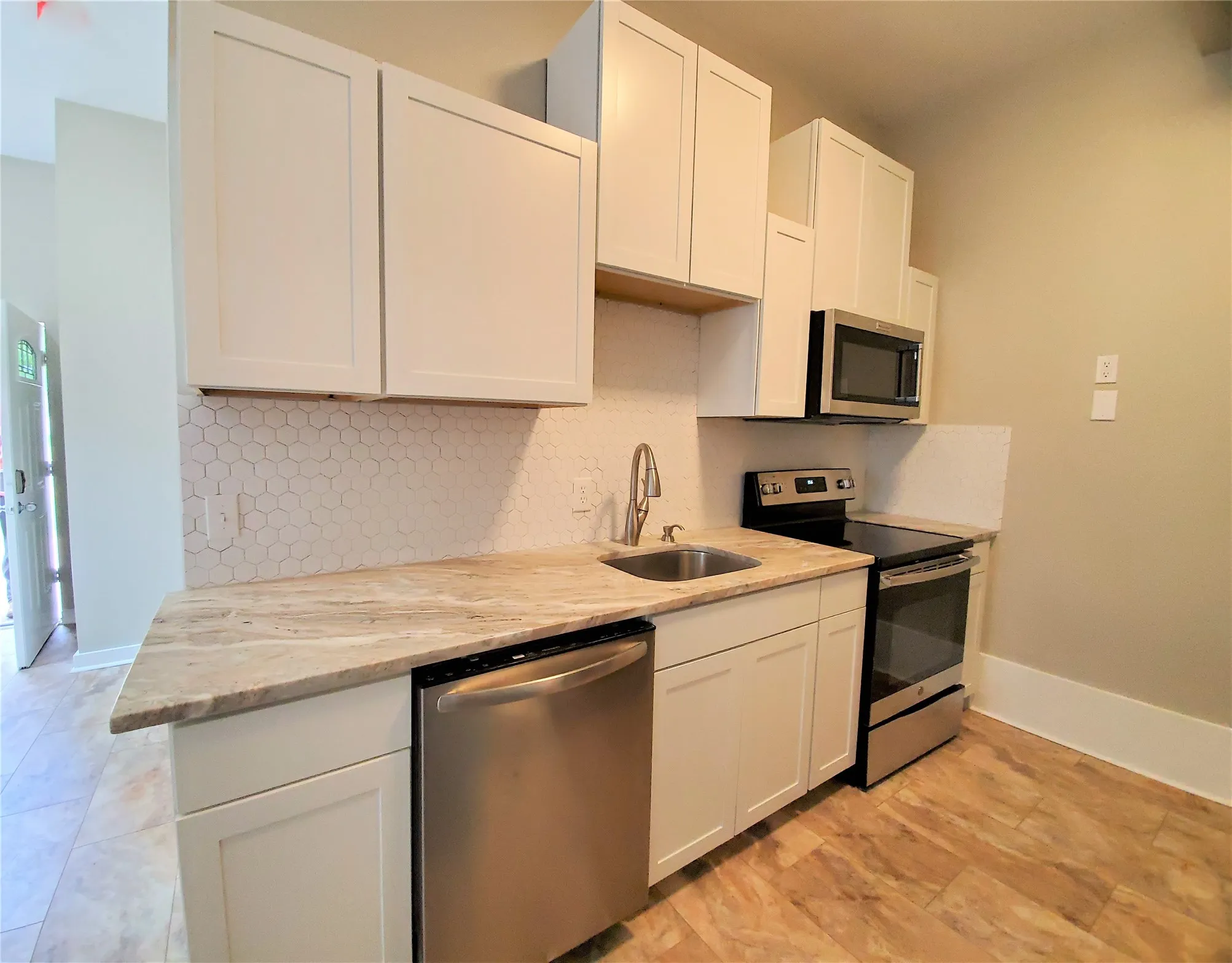 Single Family Residence For Rent in Denton County , 2115 Glenwood Lane 100, Denton, Texas 76209, 2 Bedroom, 1 Bathroom, Garage spaces, 702 Sqft, built in 1969, New Construction - Complete, mls#21193084, Real Estate Agent in Denton, Homes For Rent in Denton county, Homes For Rent in Denton, Realtor in Denton Texas, Real Estate Brokerage Independent Realty Texas, Luminita Cordes Realtor