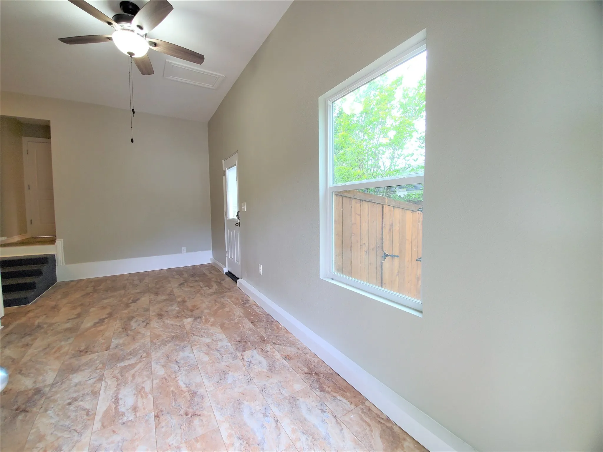 Single Family Residence For Rent in Denton County , 2115 Glenwood Lane 100, Denton, Texas 76209, 2 Bedroom, 1 Bathroom, Garage spaces, 702 Sqft, built in 1969, New Construction - Complete, mls#21193084, Real Estate Agent in Denton, Homes For Rent in Denton county, Homes For Rent in Denton, Realtor in Denton Texas, Real Estate Brokerage Independent Realty Texas, Luminita Cordes Realtor