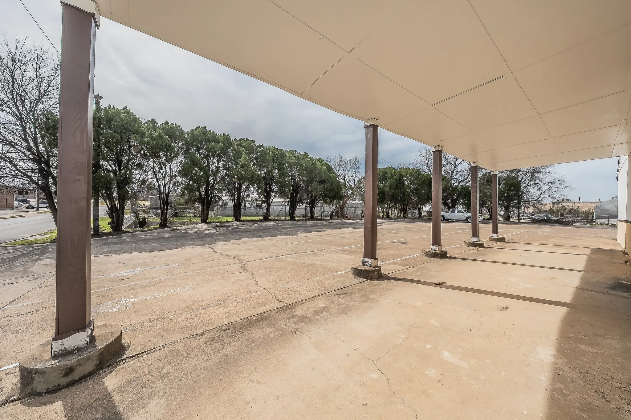 Business For Sale in Tarrant County , 5704 James Avenue, Fort Worth, Texas 76134, 0, 0, Garage spaces, 0 Sqft, built in 1965, Preowned, mls#21186555, Real Estate Agent in Fort Worth, Homes For Sale in Tarrant county, Homes For Sale in Fort Worth, Realtor in Fort Worth Texas, Real Estate Brokerage Independent Realty Texas, Luminita Cordes Realtor