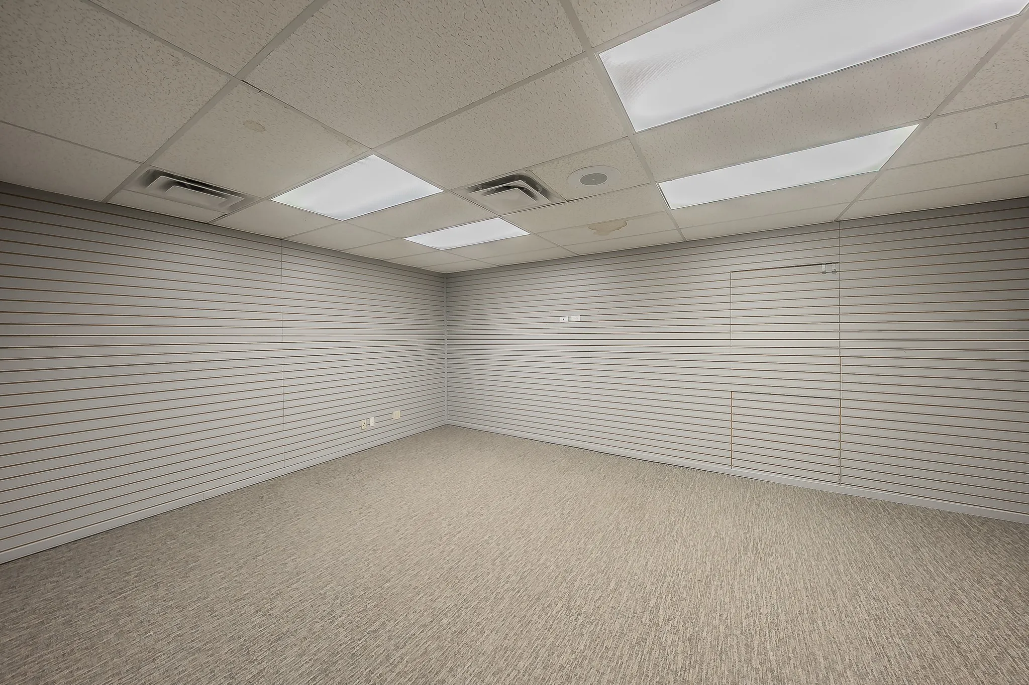 Business For Sale in Tarrant County , 5704 James Avenue, Fort Worth, Texas 76134, 0, 0, Garage spaces, 0 Sqft, built in 1965, Preowned, mls#21186555, Real Estate Agent in Fort Worth, Homes For Sale in Tarrant county, Homes For Sale in Fort Worth, Realtor in Fort Worth Texas, Real Estate Brokerage Independent Realty Texas, Luminita Cordes Realtor