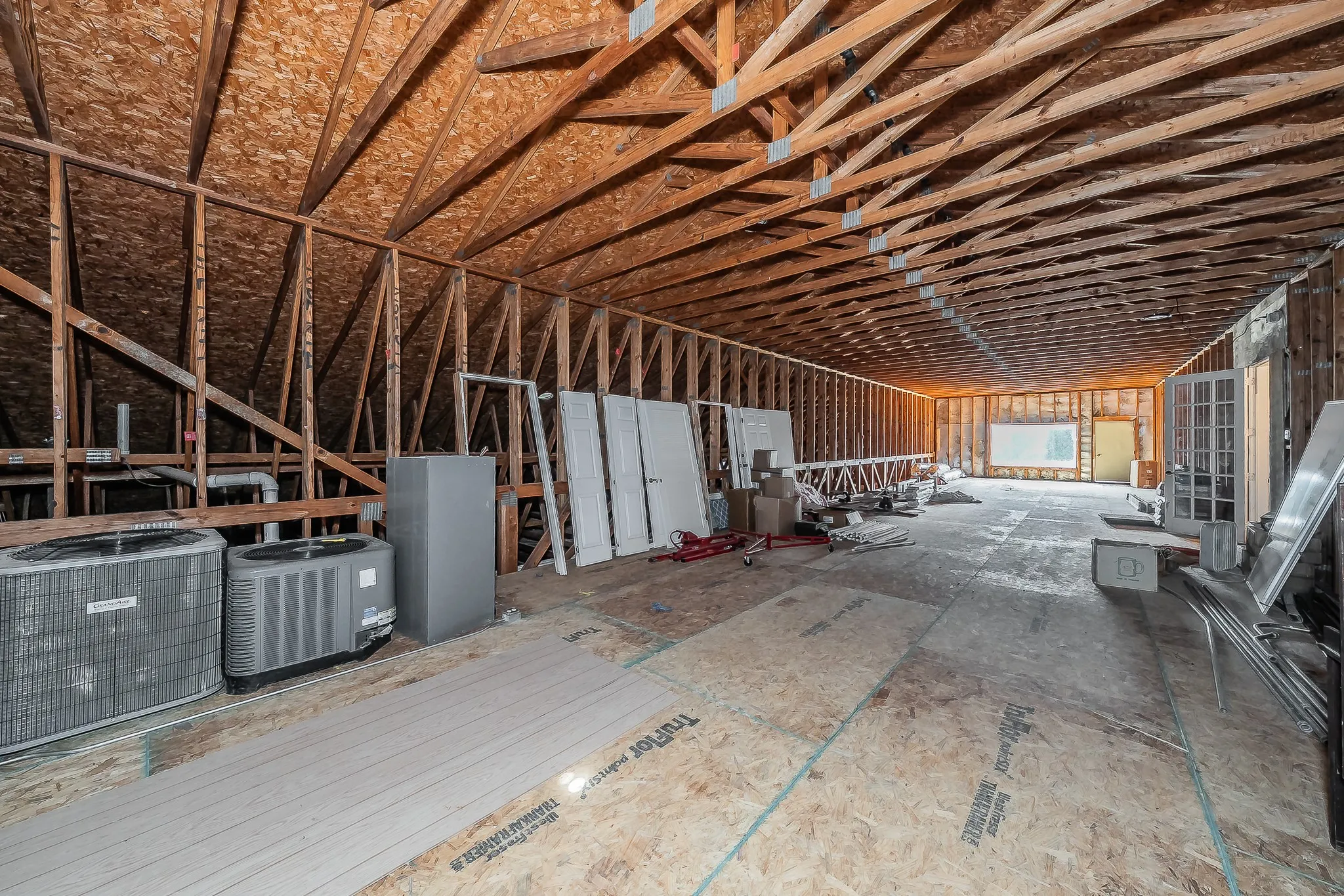This space can easily be transformed into additional square footage