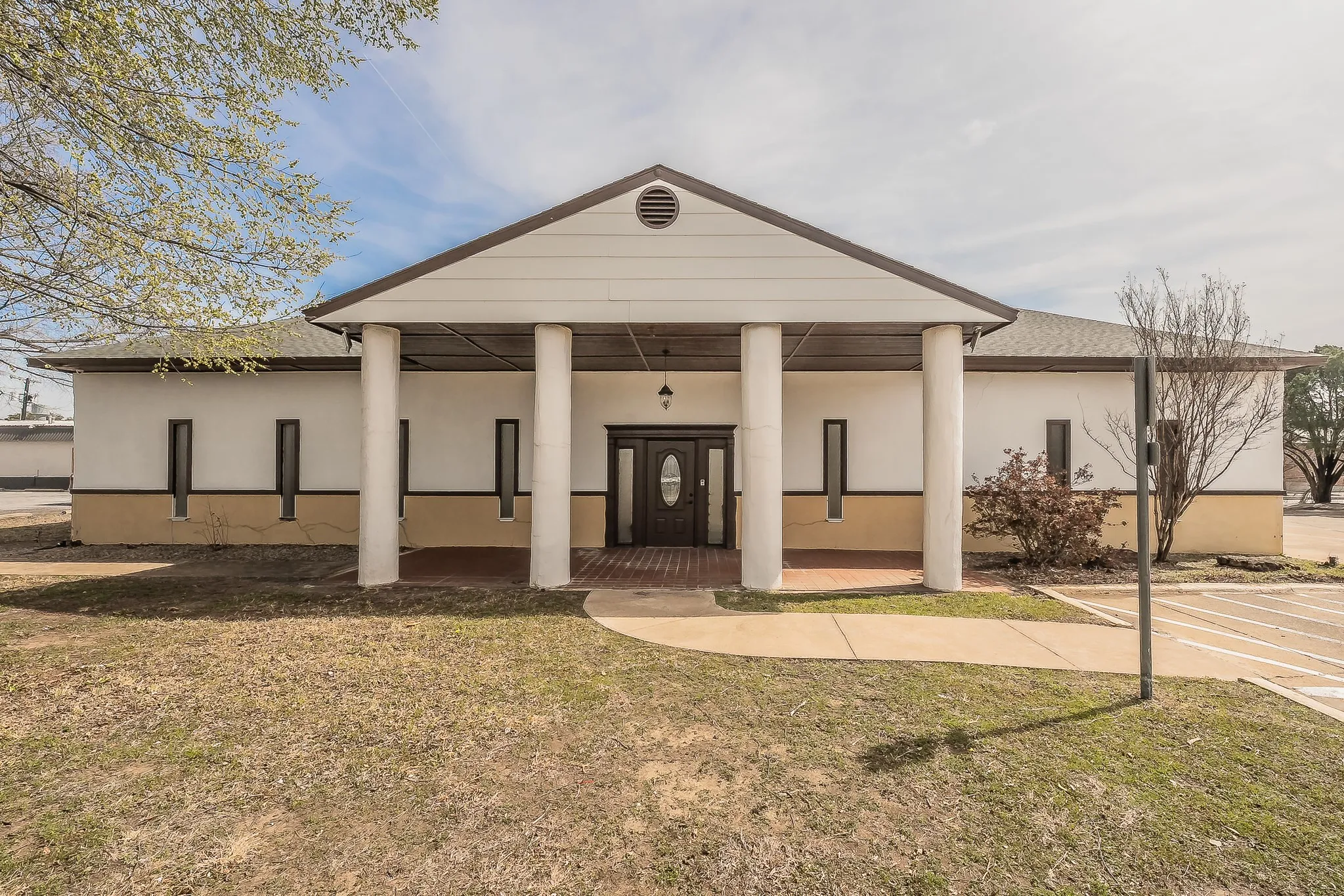 Business For Sale in Tarrant County , 5704 James Avenue, Fort Worth, Texas 76134, 0, 0, Garage spaces, 0 Sqft, built in 1965, Preowned, mls#21186555, Real Estate Agent in Fort Worth, Homes For Sale in Tarrant county, Homes For Sale in Fort Worth, Realtor in Fort Worth Texas, Real Estate Brokerage Independent Realty Texas, Luminita Cordes Realtor