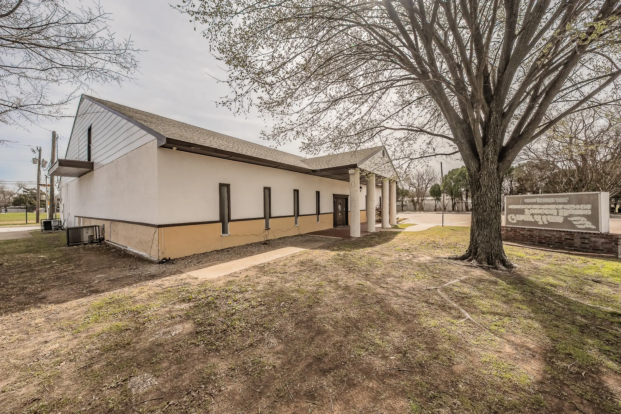 Business For Sale in Tarrant County , 5704 James Avenue, Fort Worth, Texas 76134, 0, 0, Garage spaces, 0 Sqft, built in 1965, Preowned, mls#21186555, Real Estate Agent in Fort Worth, Homes For Sale in Tarrant county, Homes For Sale in Fort Worth, Realtor in Fort Worth Texas, Real Estate Brokerage Independent Realty Texas, Luminita Cordes Realtor