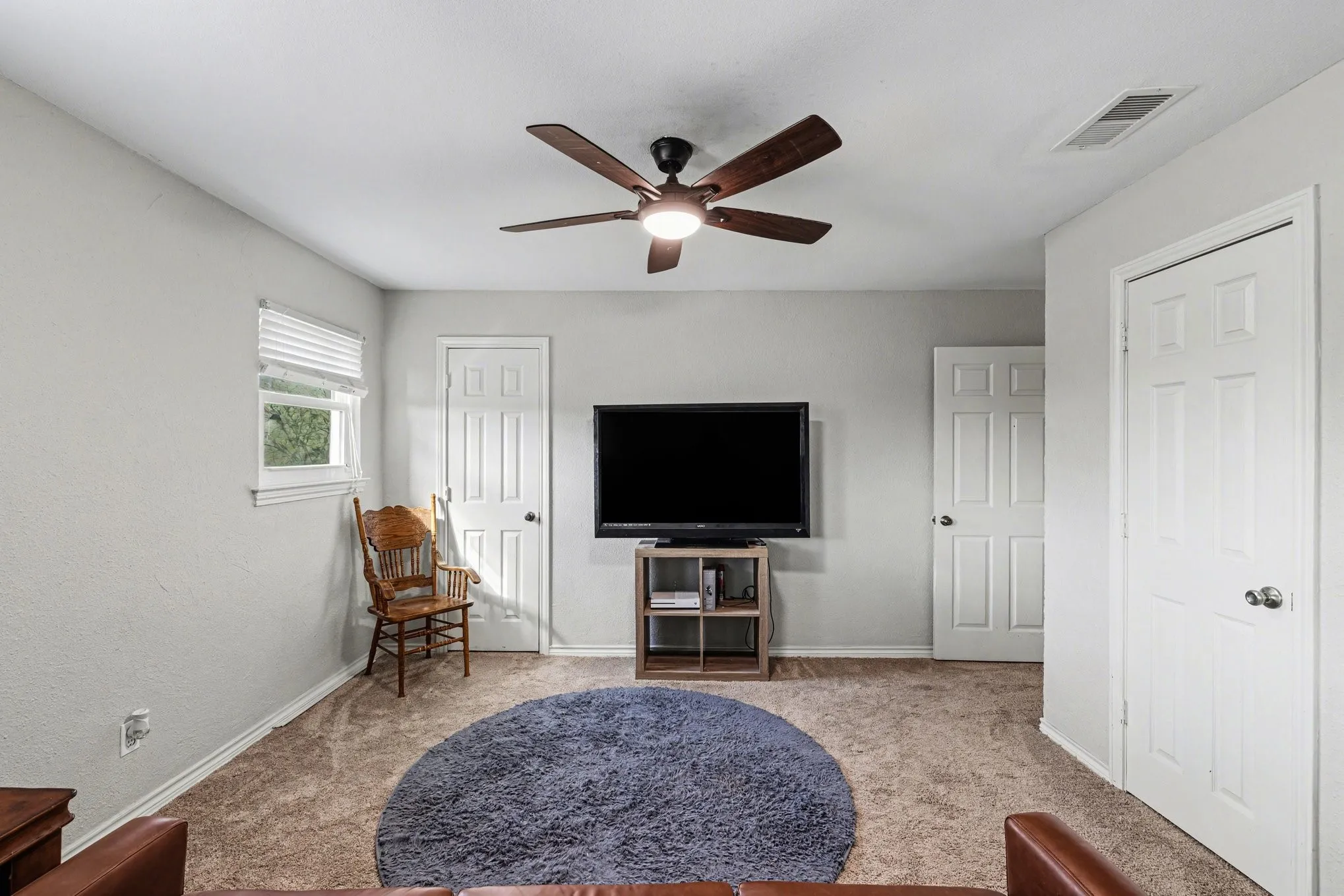 Single Family Residence For Sale in Rockwall County , 224 Windy Lane, Rockwall, Texas 75087, 7 Bedroom, 5 Bathroom, 4 Garage spaces, 3,948 Sqft, built in 1978, Preowned, mls#21182267, Real Estate Agent in Rockwall, Homes For Sale in Rockwall county, Homes For Sale in Rockwall, Realtor in Rockwall Texas, Real Estate Brokerage Independent Realty Texas, Luminita Cordes Realtor