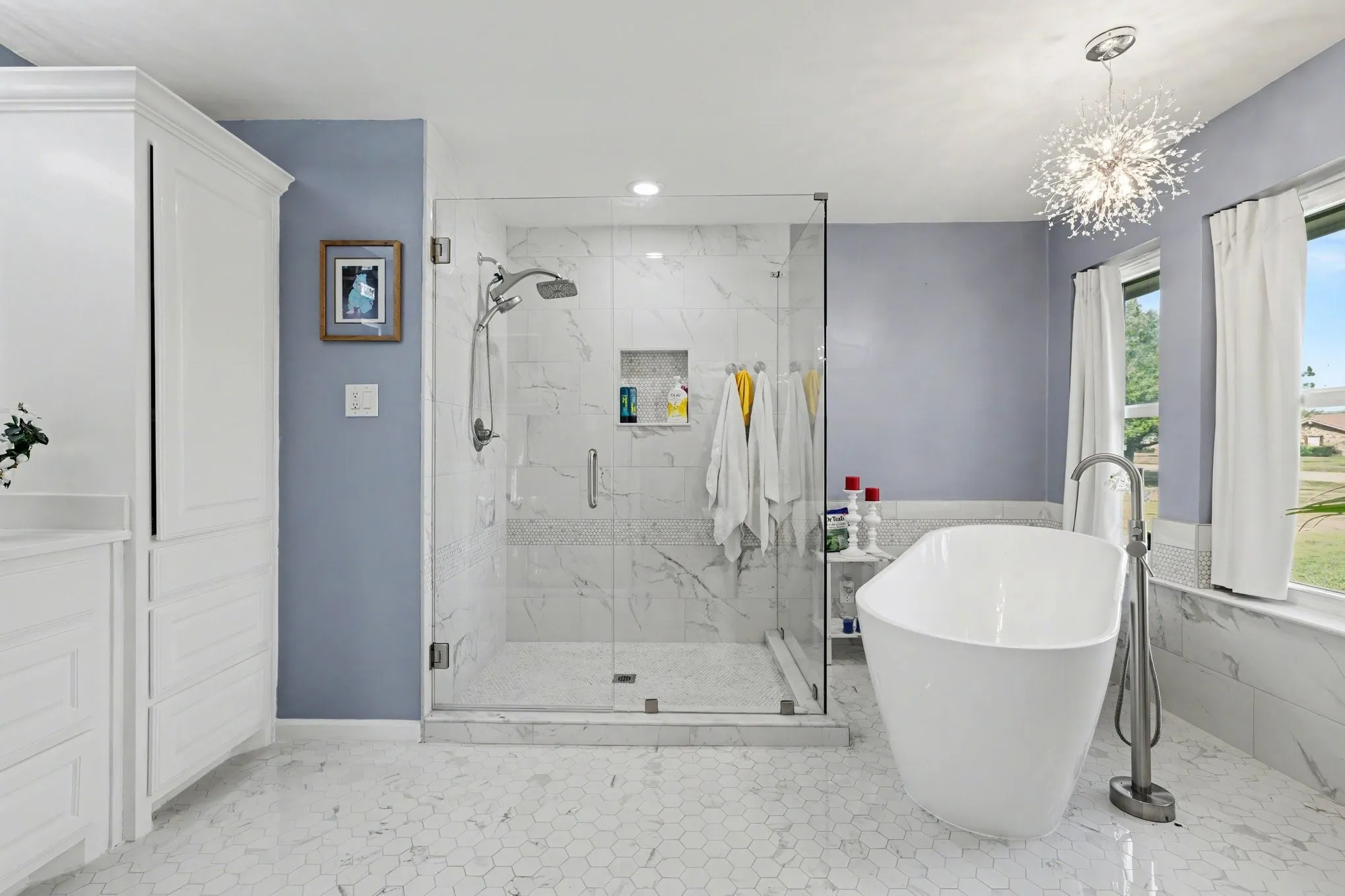 Single Family Residence For Sale in Rockwall County , 224 Windy Lane, Rockwall, Texas 75087, 7 Bedroom, 5 Bathroom, 4 Garage spaces, 3,948 Sqft, built in 1978, Preowned, mls#21182267, Real Estate Agent in Rockwall, Homes For Sale in Rockwall county, Homes For Sale in Rockwall, Realtor in Rockwall Texas, Real Estate Brokerage Independent Realty Texas, Luminita Cordes Realtor