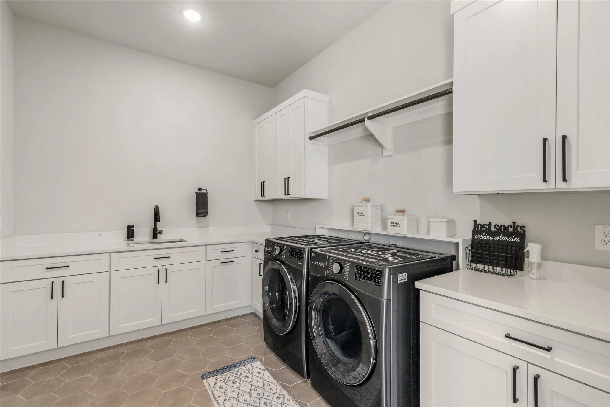 Single Family Residence For Sale in Collin County , 711 Lexington Lane, Nevada, Texas 75173, 5 Bedroom, 5 Bathroom, 4 Garage spaces, 5,789 Sqft, built in 2022, Preowned, mls#21193095, Real Estate Agent in Nevada, Homes For Sale in Collin county, Homes For Sale in Nevada, Realtor in Nevada Texas, Real Estate Brokerage Independent Realty Texas, Luminita Cordes Realtor