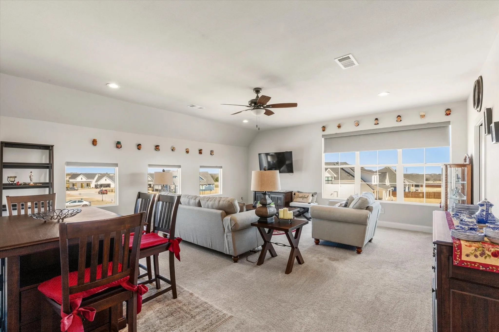 Single Family Residence For Sale in Collin County , 711 Lexington Lane, Nevada, Texas 75173, 5 Bedroom, 5 Bathroom, 4 Garage spaces, 5,789 Sqft, built in 2022, Preowned, mls#21193095, Real Estate Agent in Nevada, Homes For Sale in Collin county, Homes For Sale in Nevada, Realtor in Nevada Texas, Real Estate Brokerage Independent Realty Texas, Luminita Cordes Realtor