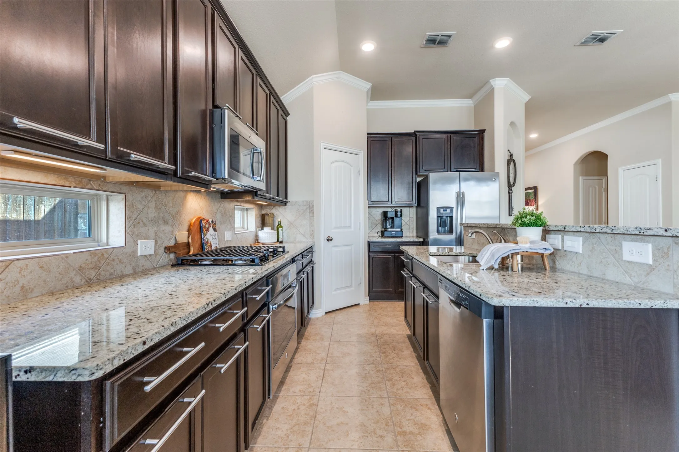 Single Family Residence For Sale in Collin County , 12312 Hitch Rack Way, Mc Kinney, Texas 75071, 3 Bedroom, 3 Bathroom, 2 Garage spaces, 2,111 Sqft, built in 2016, Preowned, mls#21188444, Real Estate Agent in Mc Kinney, Homes For Sale in Collin county, Homes For Sale in Mc Kinney, Realtor in Mc Kinney Texas, Real Estate Brokerage Independent Realty Texas, Luminita Cordes Realtor