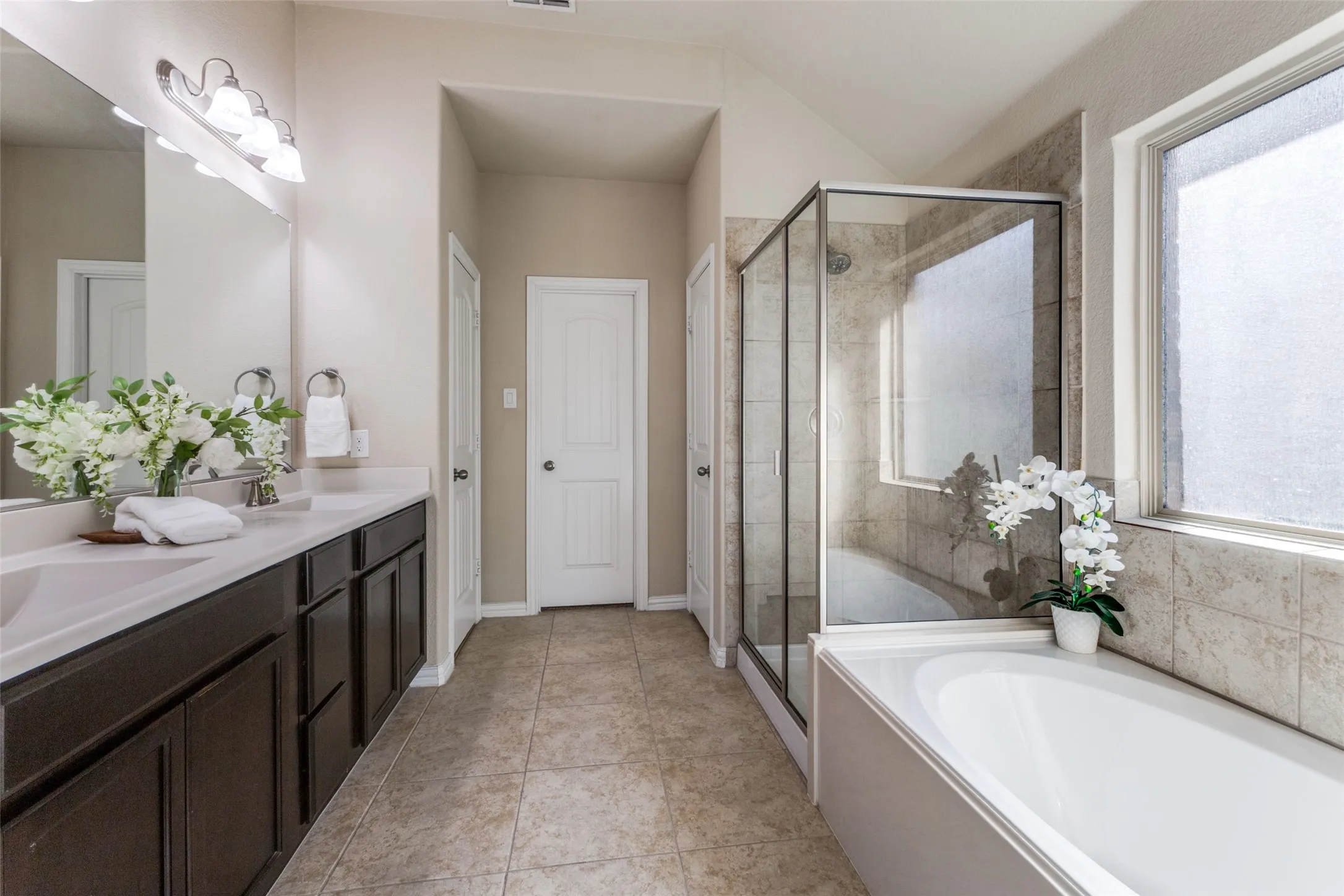 Single Family Residence For Sale in Collin County , 12312 Hitch Rack Way, Mc Kinney, Texas 75071, 3 Bedroom, 3 Bathroom, 2 Garage spaces, 2,111 Sqft, built in 2016, Preowned, mls#21188444, Real Estate Agent in Mc Kinney, Homes For Sale in Collin county, Homes For Sale in Mc Kinney, Realtor in Mc Kinney Texas, Real Estate Brokerage Independent Realty Texas, Luminita Cordes Realtor