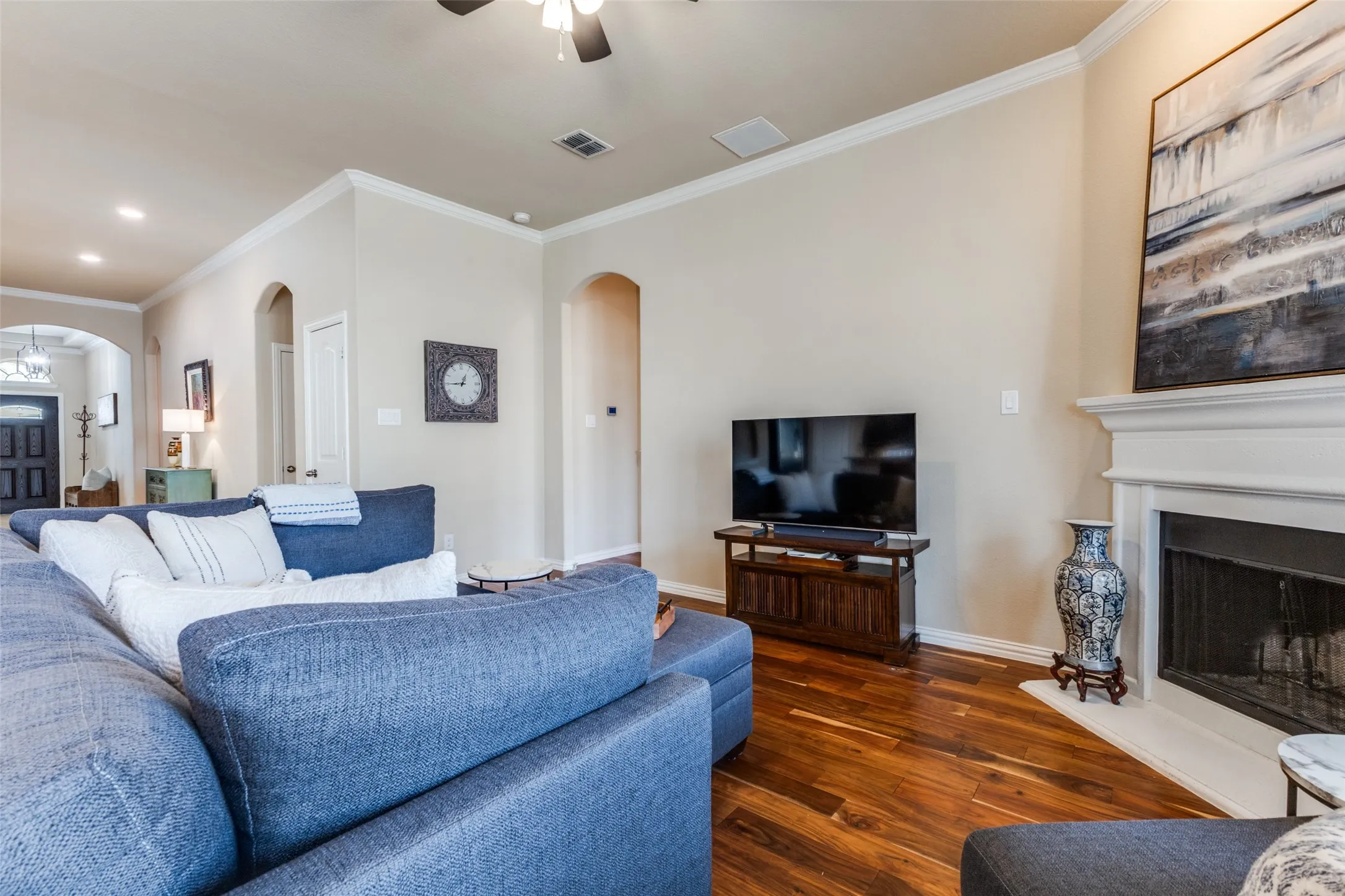 Single Family Residence For Sale in Collin County , 12312 Hitch Rack Way, Mc Kinney, Texas 75071, 3 Bedroom, 3 Bathroom, 2 Garage spaces, 2,111 Sqft, built in 2016, Preowned, mls#21188444, Real Estate Agent in Mc Kinney, Homes For Sale in Collin county, Homes For Sale in Mc Kinney, Realtor in Mc Kinney Texas, Real Estate Brokerage Independent Realty Texas, Luminita Cordes Realtor