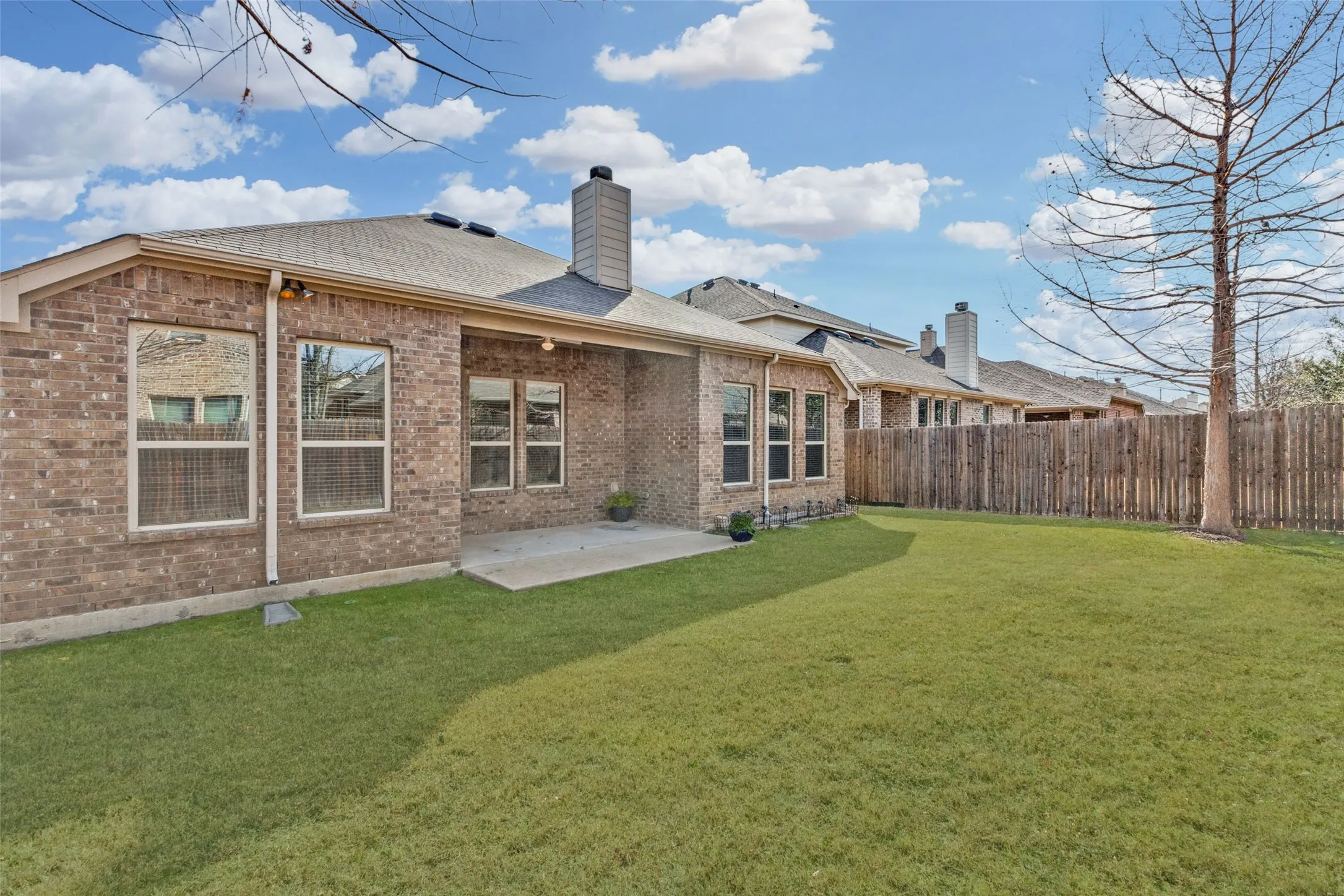Single Family Residence For Sale in Collin County , 12312 Hitch Rack Way, Mc Kinney, Texas 75071, 3 Bedroom, 3 Bathroom, 2 Garage spaces, 2,111 Sqft, built in 2016, Preowned, mls#21188444, Real Estate Agent in Mc Kinney, Homes For Sale in Collin county, Homes For Sale in Mc Kinney, Realtor in Mc Kinney Texas, Real Estate Brokerage Independent Realty Texas, Luminita Cordes Realtor