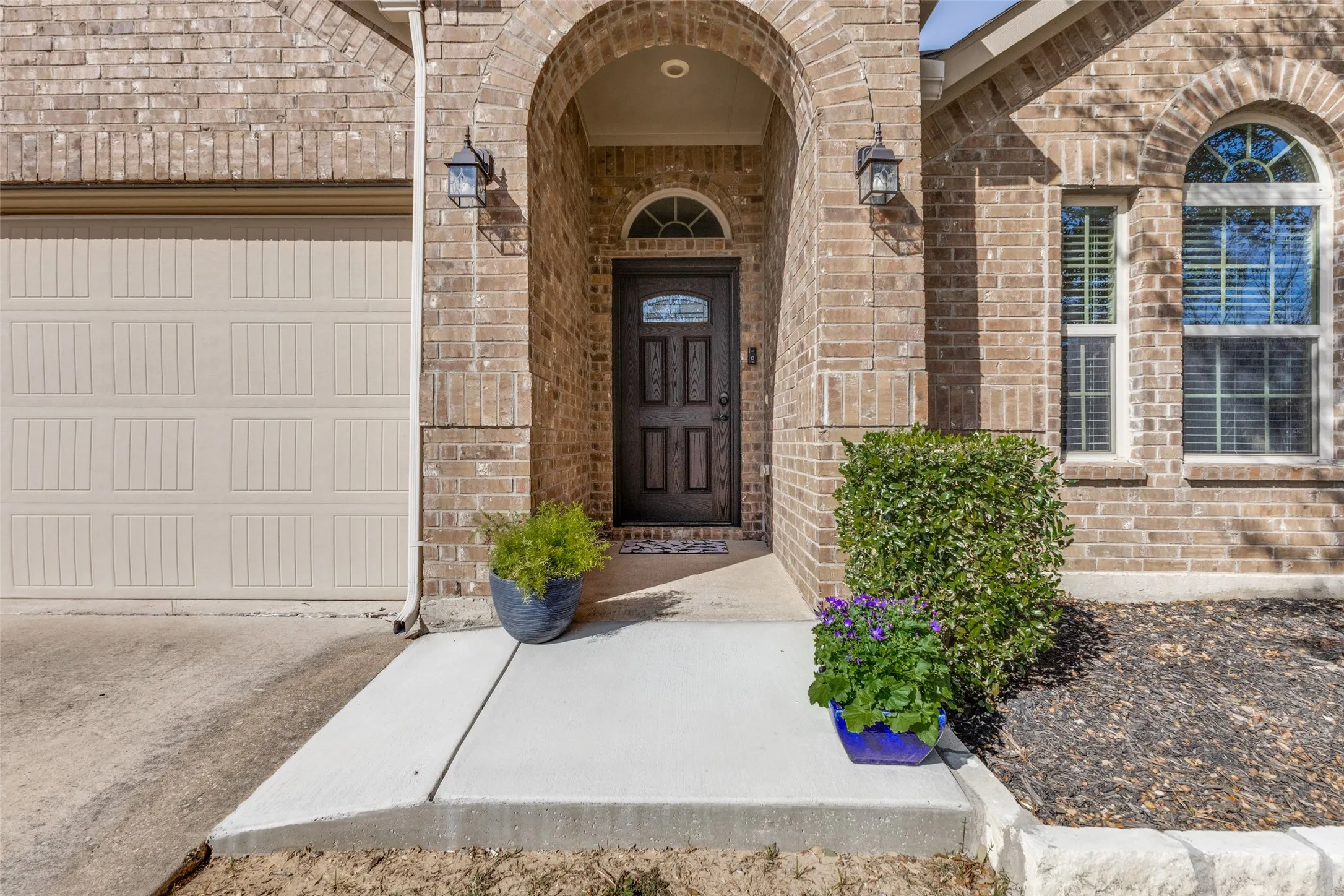 Single Family Residence For Sale in Collin County , 12312 Hitch Rack Way, Mc Kinney, Texas 75071, 3 Bedroom, 3 Bathroom, 2 Garage spaces, 2,111 Sqft, built in 2016, Preowned, mls#21188444, Real Estate Agent in Mc Kinney, Homes For Sale in Collin county, Homes For Sale in Mc Kinney, Realtor in Mc Kinney Texas, Real Estate Brokerage Independent Realty Texas, Luminita Cordes Realtor
