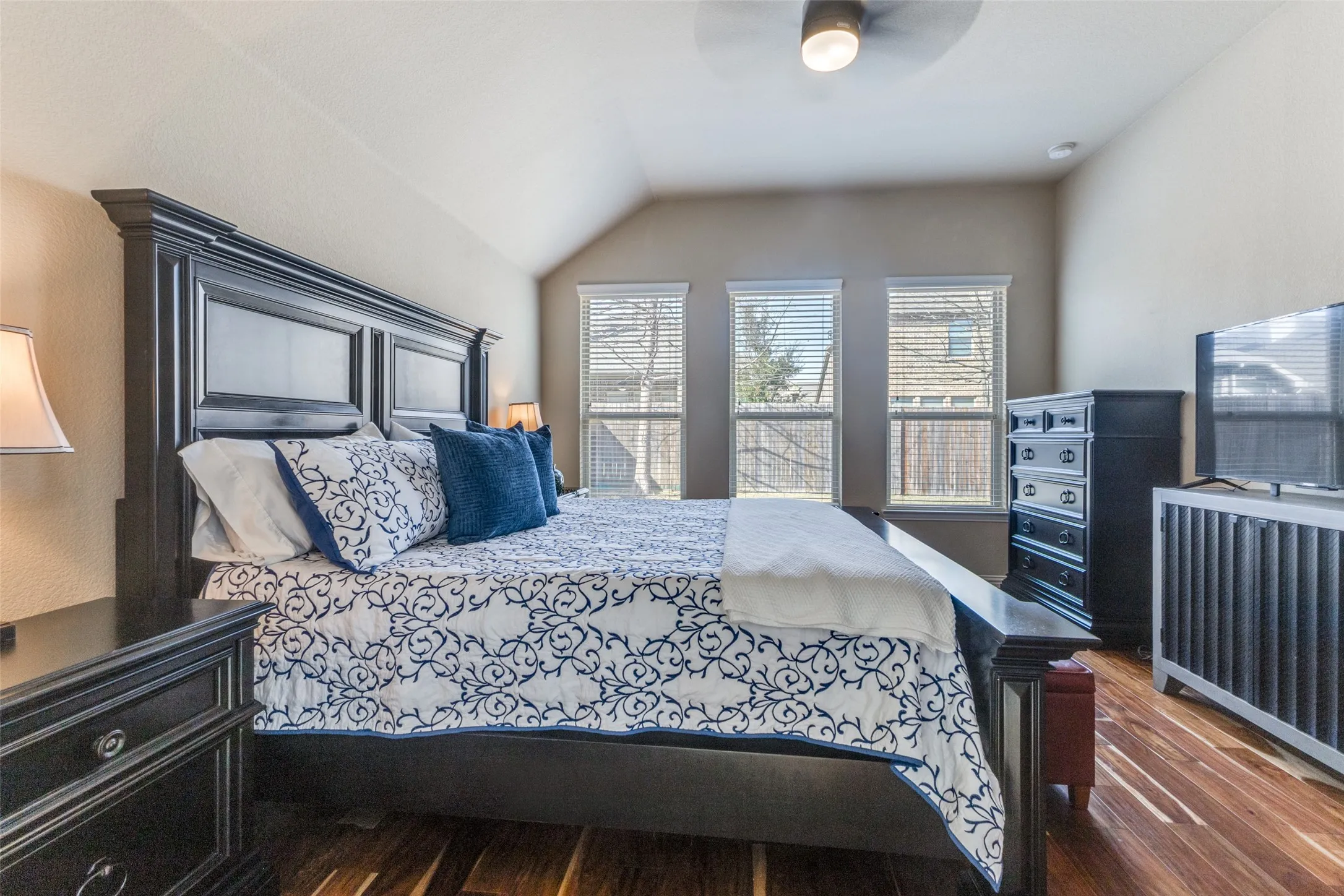 Single Family Residence For Sale in Collin County , 12312 Hitch Rack Way, Mc Kinney, Texas 75071, 3 Bedroom, 3 Bathroom, 2 Garage spaces, 2,111 Sqft, built in 2016, Preowned, mls#21188444, Real Estate Agent in Mc Kinney, Homes For Sale in Collin county, Homes For Sale in Mc Kinney, Realtor in Mc Kinney Texas, Real Estate Brokerage Independent Realty Texas, Luminita Cordes Realtor
