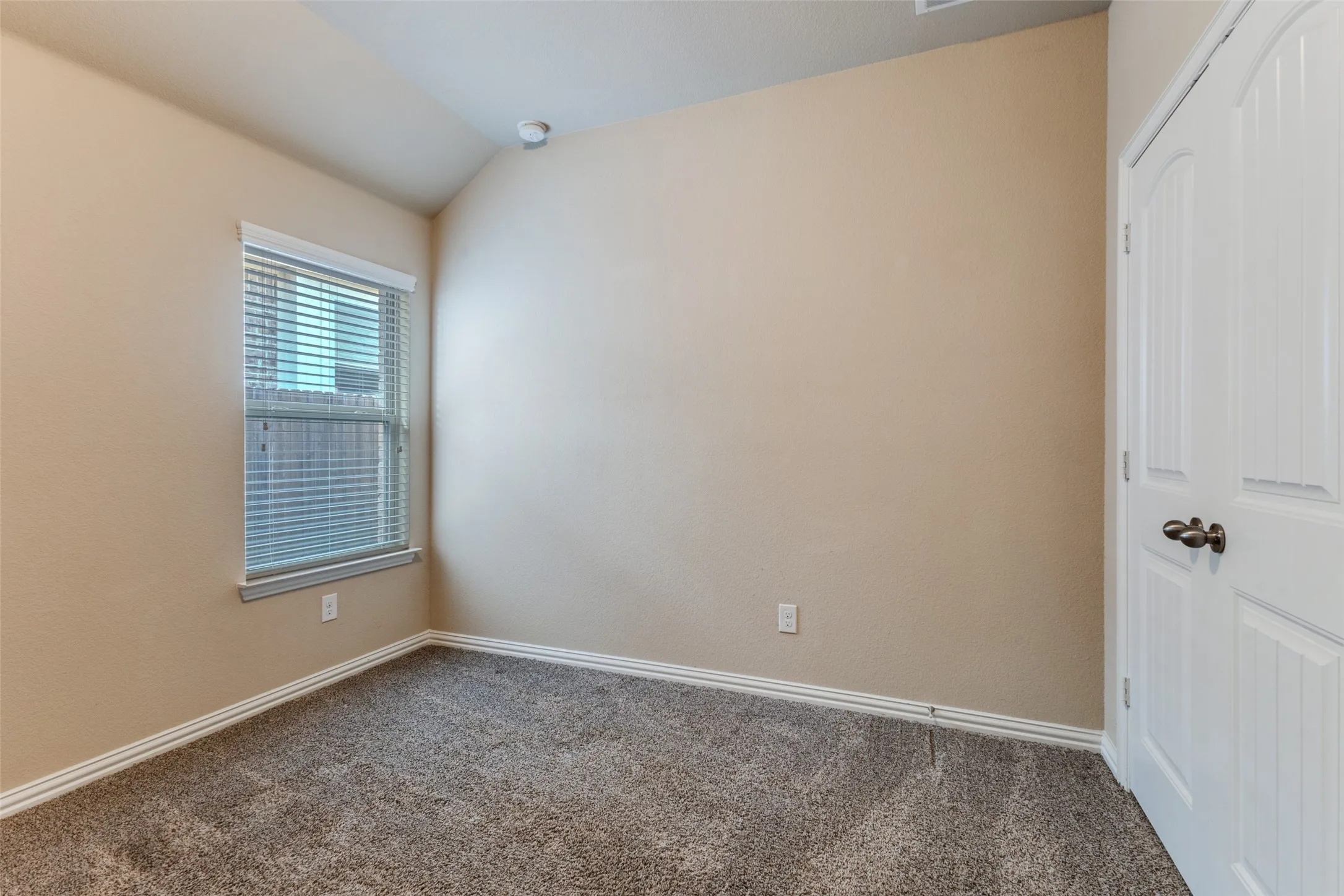 Single Family Residence For Sale in Collin County , 12312 Hitch Rack Way, Mc Kinney, Texas 75071, 3 Bedroom, 3 Bathroom, 2 Garage spaces, 2,111 Sqft, built in 2016, Preowned, mls#21188444, Real Estate Agent in Mc Kinney, Homes For Sale in Collin county, Homes For Sale in Mc Kinney, Realtor in Mc Kinney Texas, Real Estate Brokerage Independent Realty Texas, Luminita Cordes Realtor