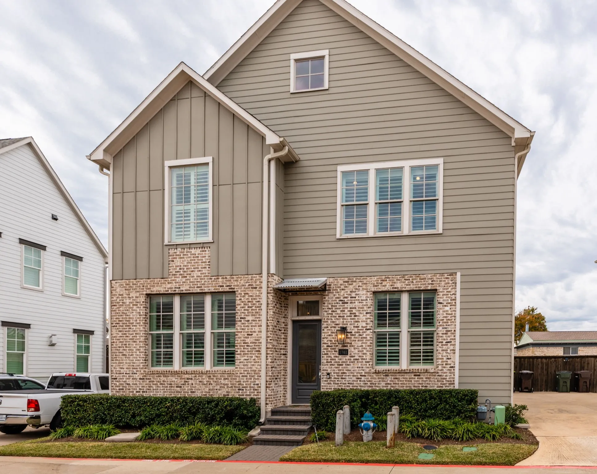 Single Family Residence For Sale in Collin County , 1701 Millsap Lane, Plano, Texas 75074, 3 Bedroom, 3 Bathroom, 2 Garage spaces, 1,987 Sqft, built in 2018, Preowned, mls#21192547, Real Estate Agent in Plano, Homes For Sale in Collin county, Homes For Sale in Plano, Realtor in Plano Texas, Real Estate Brokerage Independent Realty Texas, Luminita Cordes Realtor