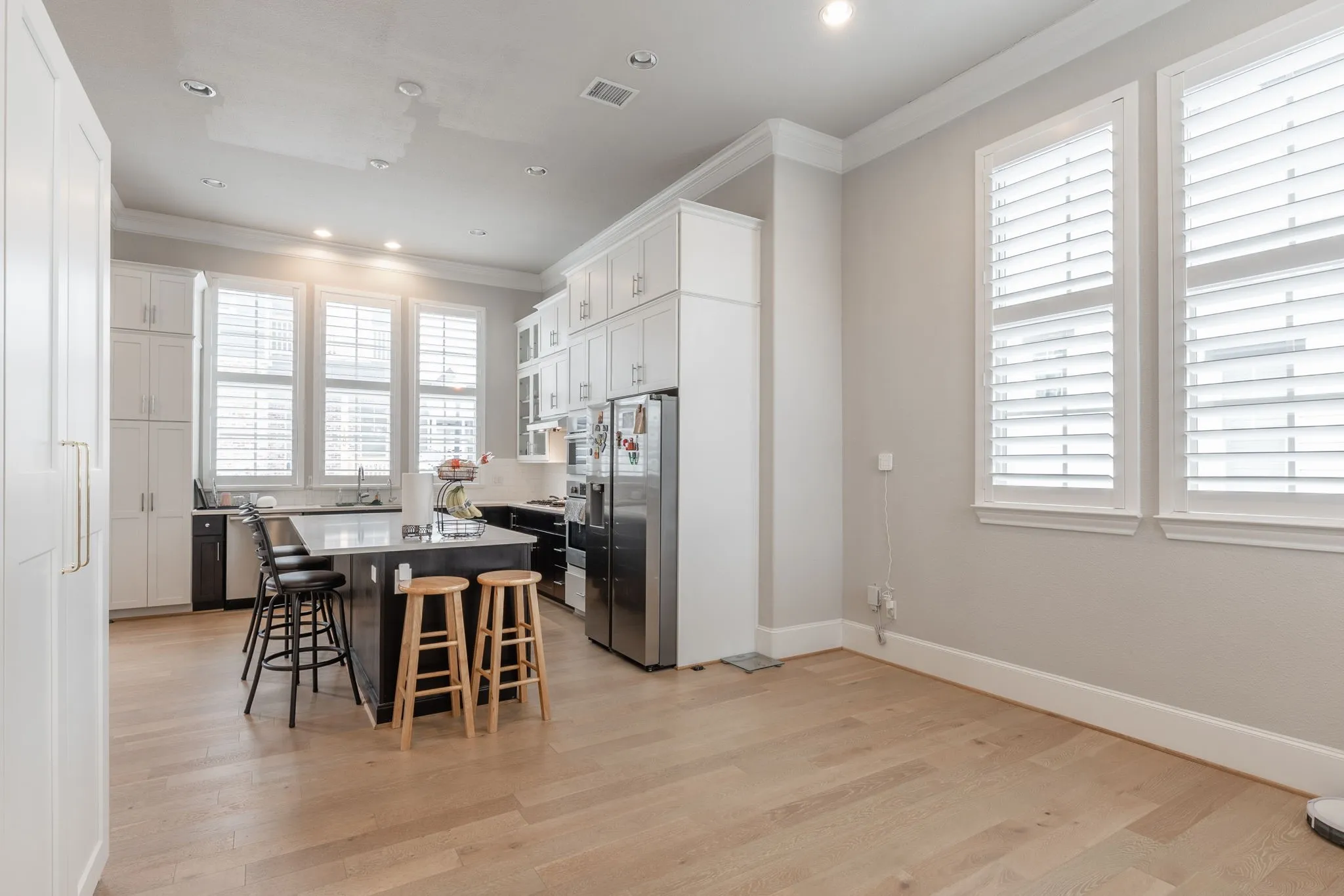 Single Family Residence For Sale in Collin County , 1701 Millsap Lane, Plano, Texas 75074, 3 Bedroom, 3 Bathroom, 2 Garage spaces, 1,987 Sqft, built in 2018, Preowned, mls#21192547, Real Estate Agent in Plano, Homes For Sale in Collin county, Homes For Sale in Plano, Realtor in Plano Texas, Real Estate Brokerage Independent Realty Texas, Luminita Cordes Realtor