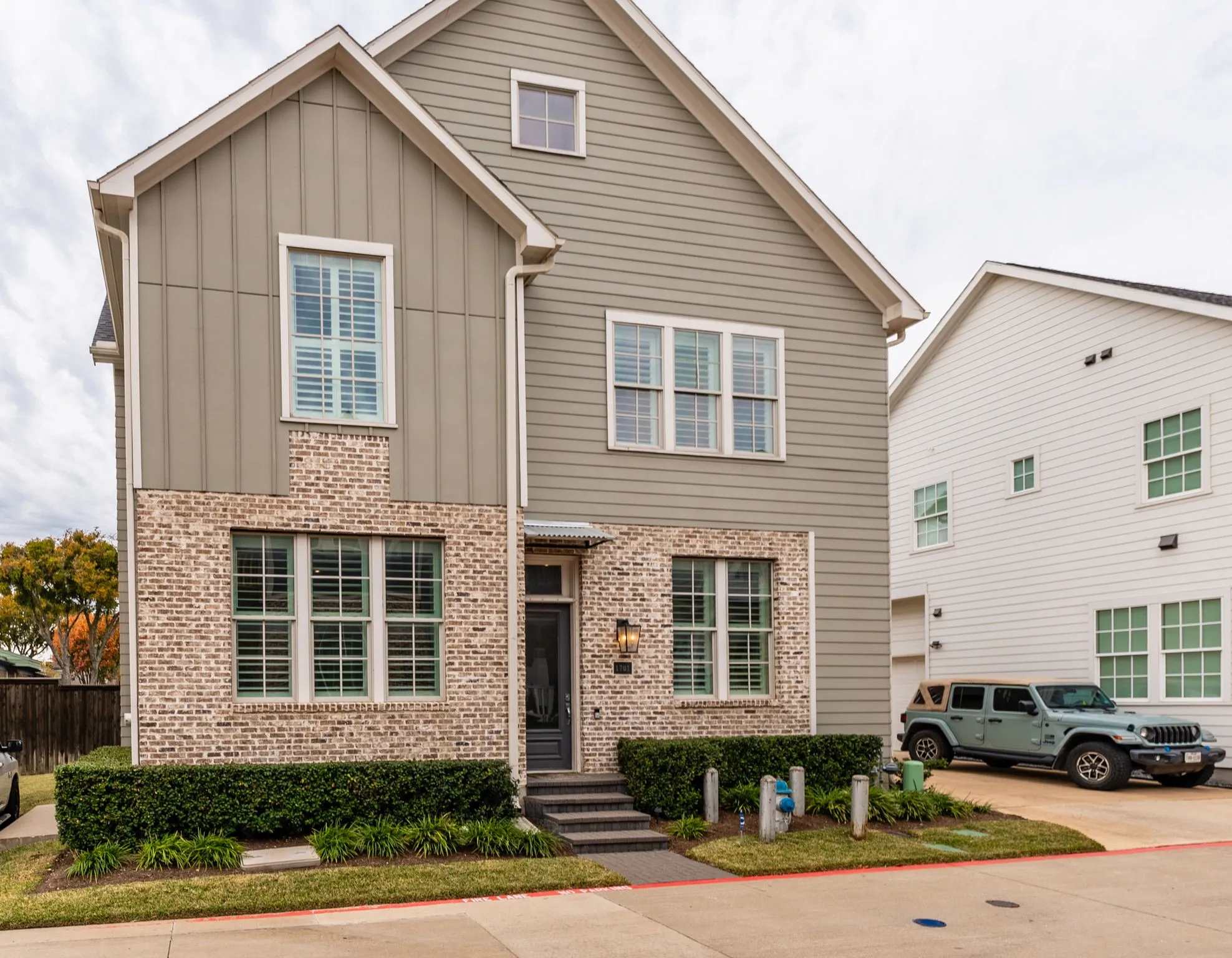 Single Family Residence For Sale in Collin County , 1701 Millsap Lane, Plano, Texas 75074, 3 Bedroom, 3 Bathroom, 2 Garage spaces, 1,987 Sqft, built in 2018, Preowned, mls#21192547, Real Estate Agent in Plano, Homes For Sale in Collin county, Homes For Sale in Plano, Realtor in Plano Texas, Real Estate Brokerage Independent Realty Texas, Luminita Cordes Realtor