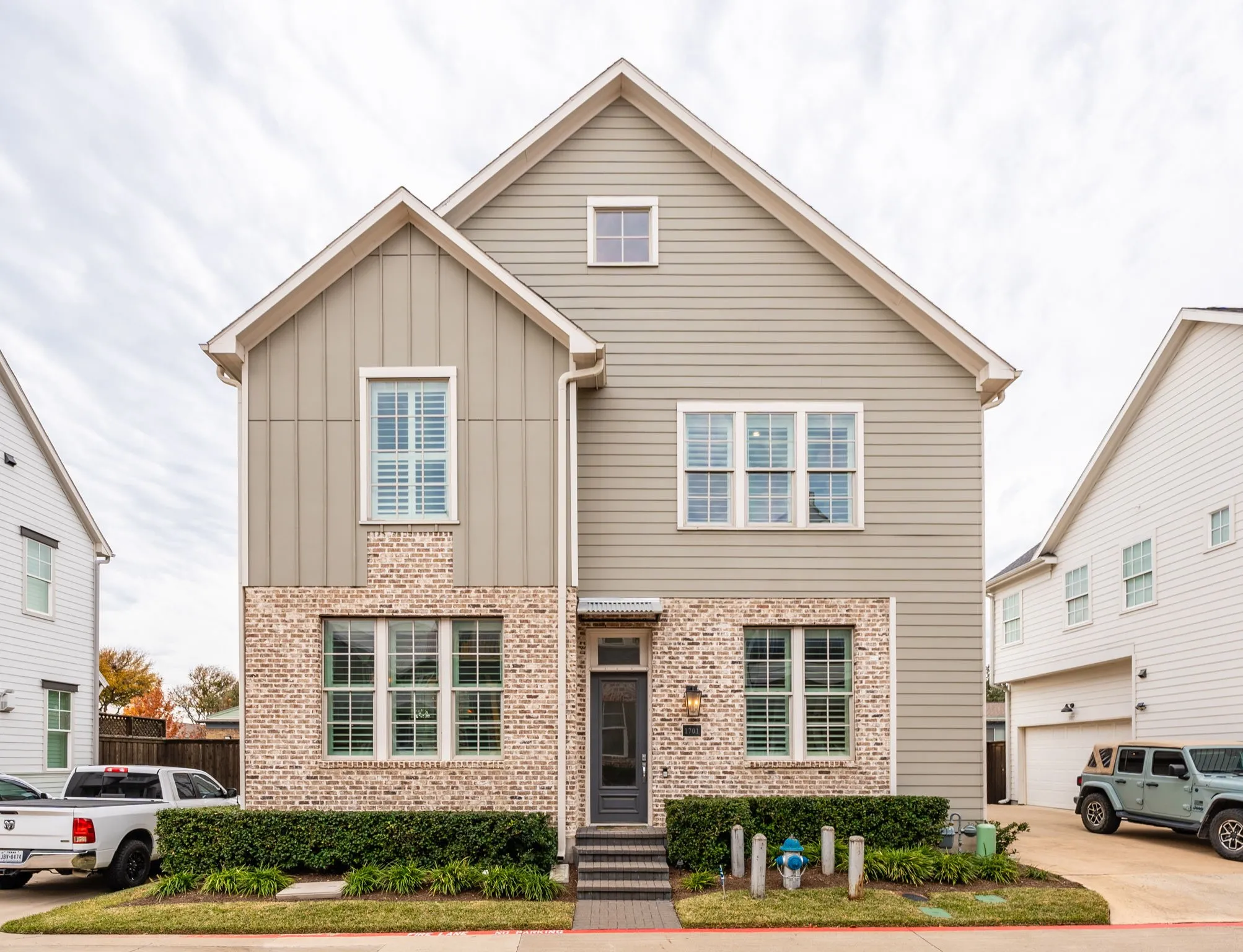 Single Family Residence For Sale in Collin County , 1701 Millsap Lane, Plano, Texas 75074, 3 Bedroom, 3 Bathroom, 2 Garage spaces, 1,987 Sqft, built in 2018, Preowned, mls#21192547, Real Estate Agent in Plano, Homes For Sale in Collin county, Homes For Sale in Plano, Realtor in Plano Texas, Real Estate Brokerage Independent Realty Texas, Luminita Cordes Realtor