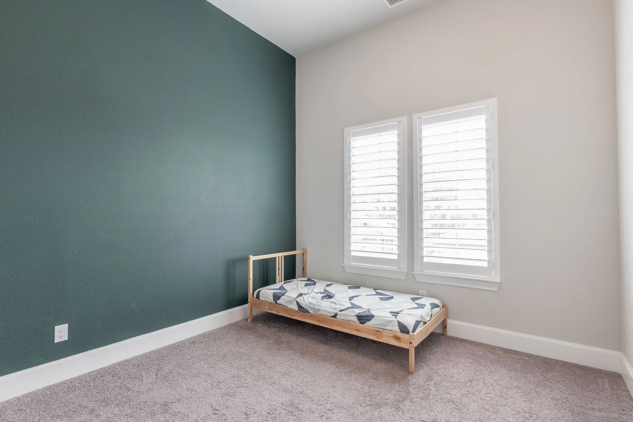Single Family Residence For Sale in Collin County , 1701 Millsap Lane, Plano, Texas 75074, 3 Bedroom, 3 Bathroom, 2 Garage spaces, 1,987 Sqft, built in 2018, Preowned, mls#21192547, Real Estate Agent in Plano, Homes For Sale in Collin county, Homes For Sale in Plano, Realtor in Plano Texas, Real Estate Brokerage Independent Realty Texas, Luminita Cordes Realtor
