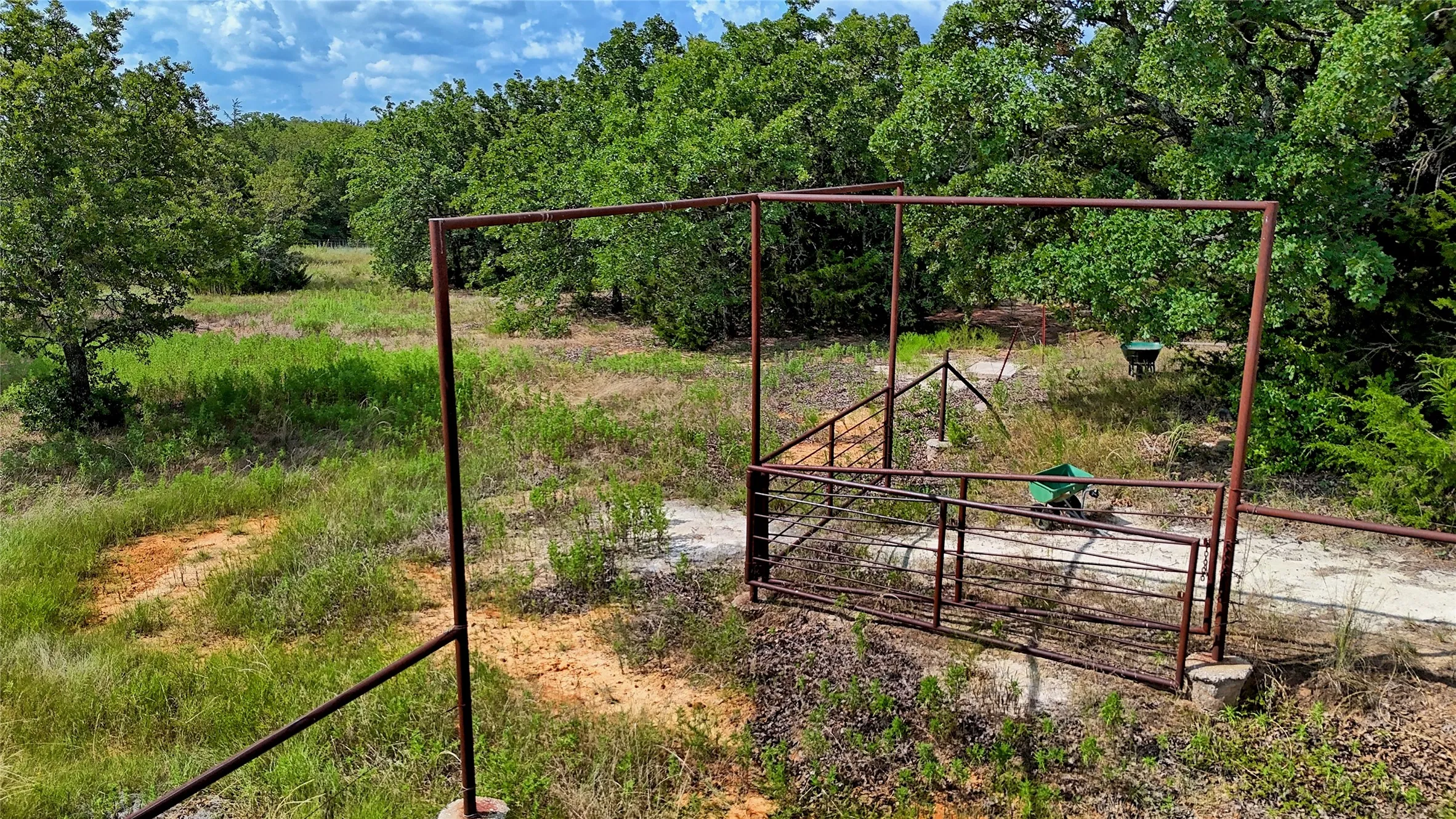 Single Family Residence For Sale in Montague County , 483 Pr 169, Sunset, Texas 76270, 3 Bedroom, 3 Bathroom, 2 Garage spaces, 2,400 Sqft, built in 2003, mls#21193137, Real Estate Agent in Sunset, Homes For Sale in Montague county, Homes For Sale in Sunset, Realtor in Sunset Texas, Real Estate Brokerage Independent Realty Texas, Luminita Cordes Realtor