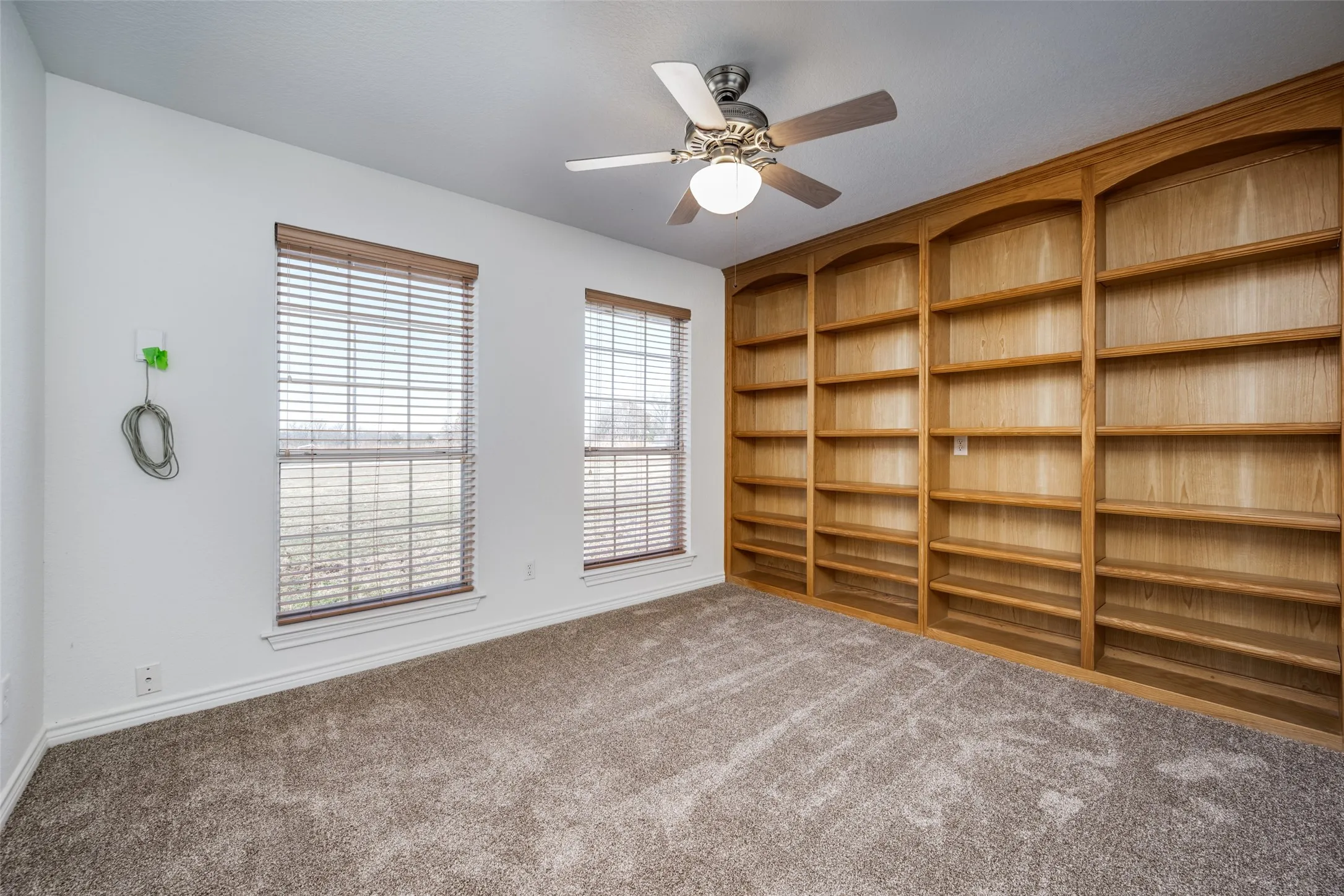 Single Family Residence For Sale in Montague County , 483 Pr 169, Sunset, Texas 76270, 3 Bedroom, 3 Bathroom, 2 Garage spaces, 2,400 Sqft, built in 2003, mls#21193137, Real Estate Agent in Sunset, Homes For Sale in Montague county, Homes For Sale in Sunset, Realtor in Sunset Texas, Real Estate Brokerage Independent Realty Texas, Luminita Cordes Realtor