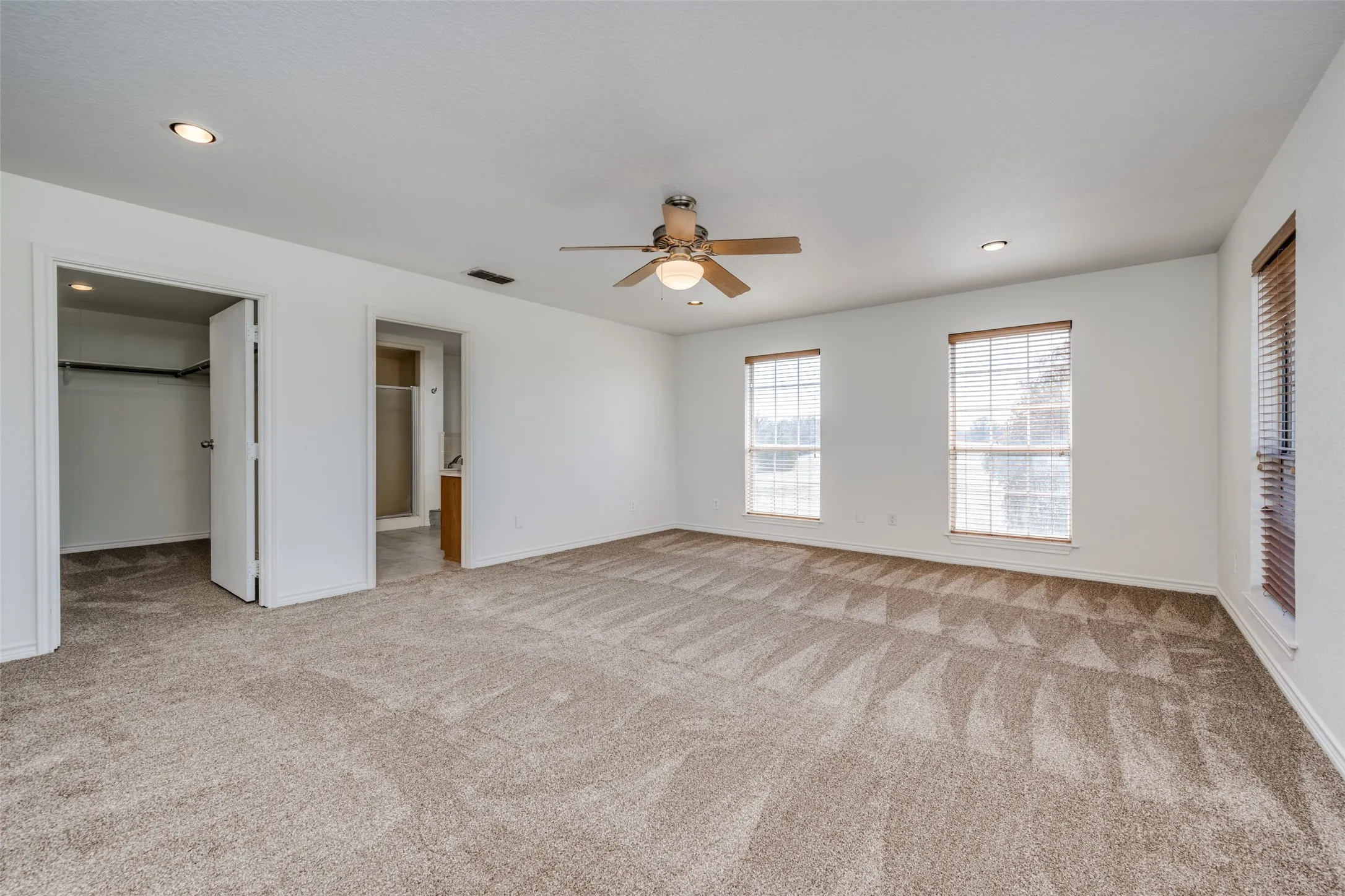 Single Family Residence For Sale in Montague County , 483 Pr 169, Sunset, Texas 76270, 3 Bedroom, 3 Bathroom, 2 Garage spaces, 2,400 Sqft, built in 2003, mls#21193137, Real Estate Agent in Sunset, Homes For Sale in Montague county, Homes For Sale in Sunset, Realtor in Sunset Texas, Real Estate Brokerage Independent Realty Texas, Luminita Cordes Realtor