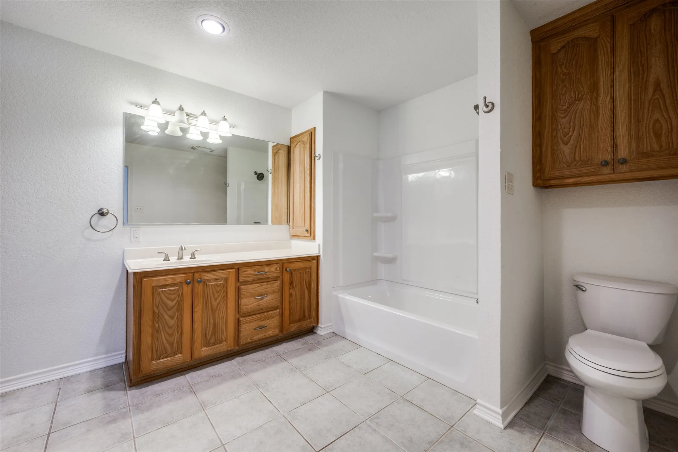 Single Family Residence For Sale in Montague County , 483 Pr 169, Sunset, Texas 76270, 3 Bedroom, 3 Bathroom, 2 Garage spaces, 2,400 Sqft, built in 2003, mls#21193137, Real Estate Agent in Sunset, Homes For Sale in Montague county, Homes For Sale in Sunset, Realtor in Sunset Texas, Real Estate Brokerage Independent Realty Texas, Luminita Cordes Realtor