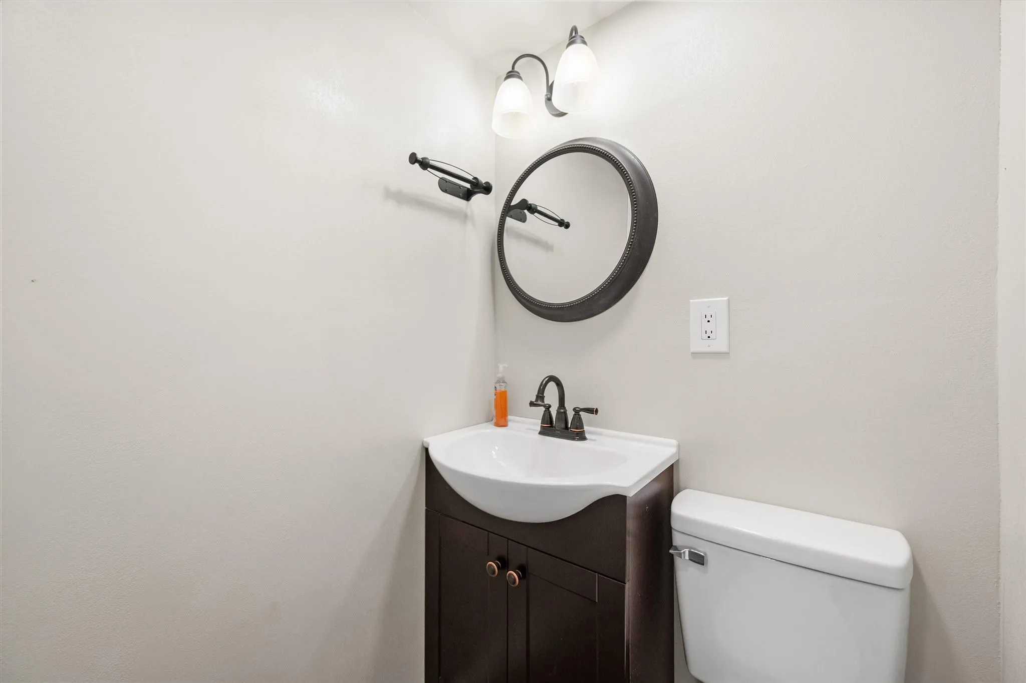 Office For Sale in Navarro County , 308 S Beaton Street, Corsicana, Texas 75110, 0, 0, Garage spaces, 0 Sqft, built in 1900, Preowned, mls#21192769, Real Estate Agent in Corsicana, Homes For Sale in Navarro county, Homes For Sale in Corsicana, Realtor in Corsicana Texas, Real Estate Brokerage Independent Realty Texas, Luminita Cordes Realtor