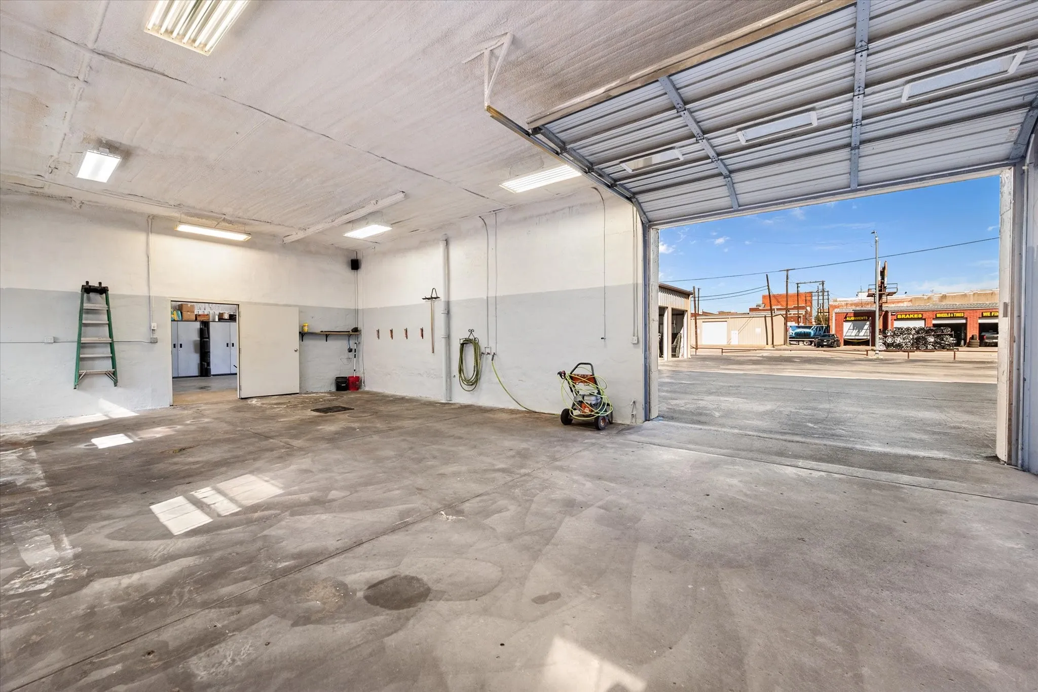 Office For Sale in Navarro County , 308 S Beaton Street, Corsicana, Texas 75110, 0, 0, Garage spaces, 0 Sqft, built in 1900, Preowned, mls#21192769, Real Estate Agent in Corsicana, Homes For Sale in Navarro county, Homes For Sale in Corsicana, Realtor in Corsicana Texas, Real Estate Brokerage Independent Realty Texas, Luminita Cordes Realtor